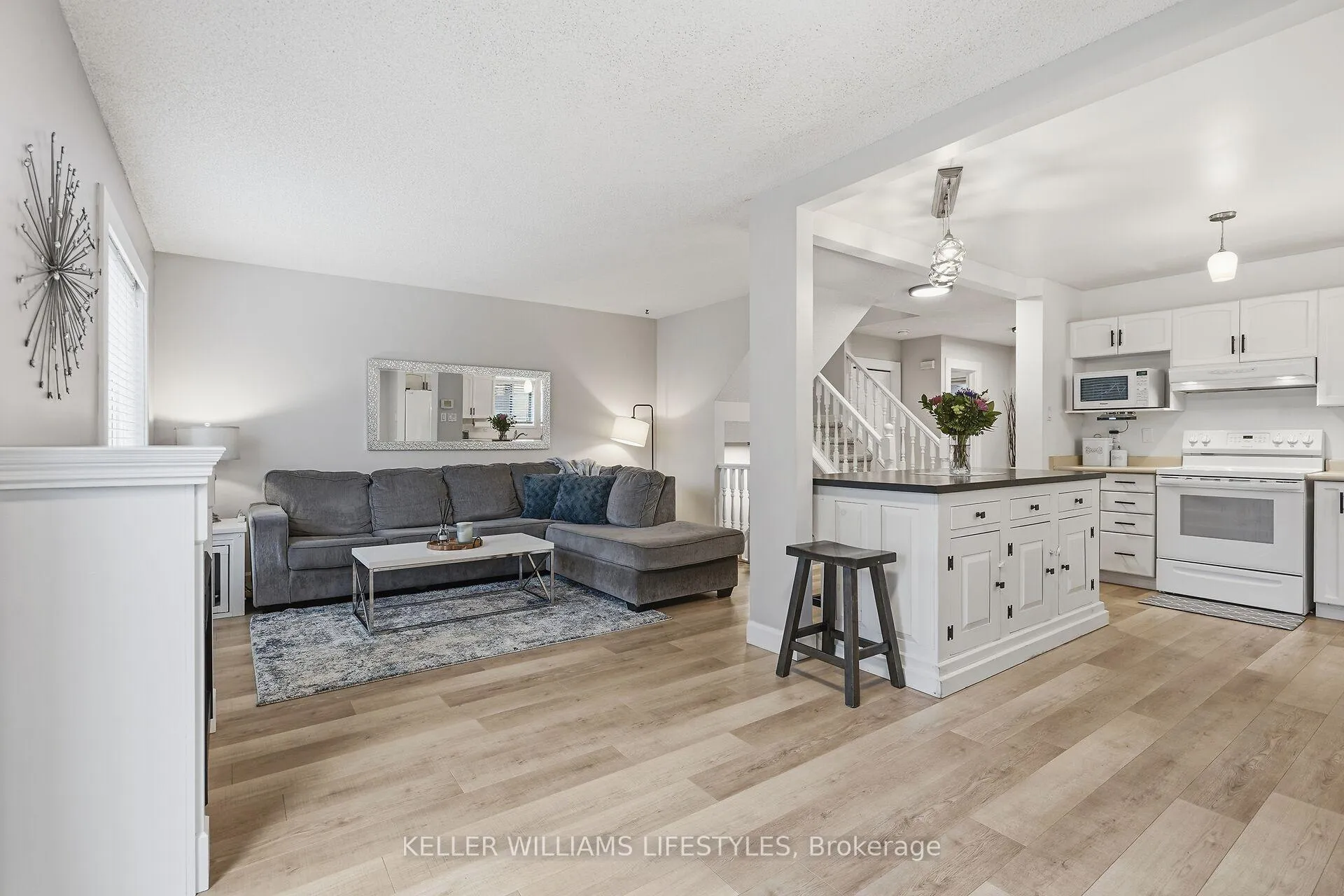 Photo 8 of 22 Tanoak Drive, London, North E — HOMEH