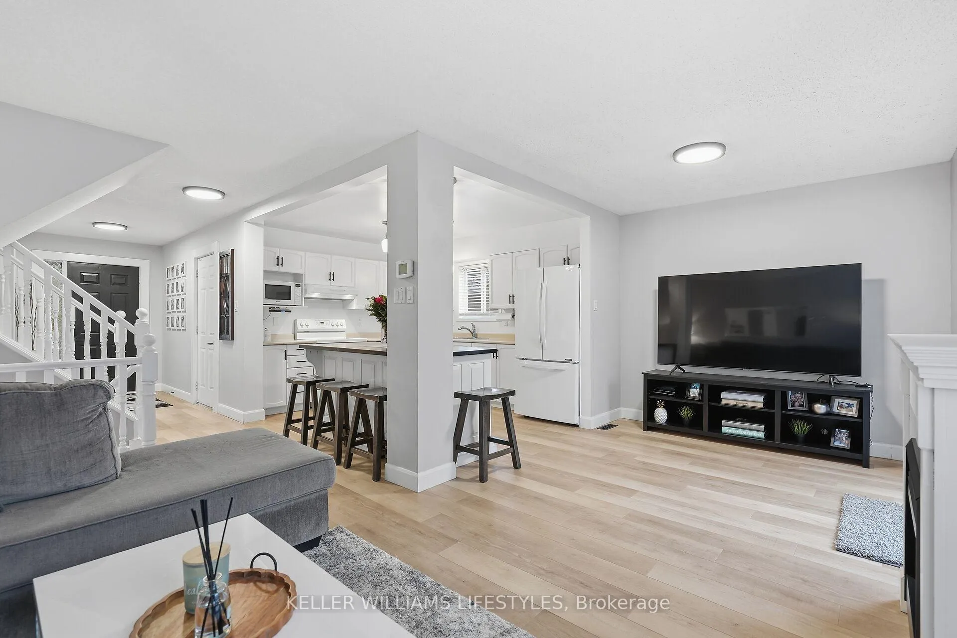 Photo 11 of 22 Tanoak Drive, London, North E — HOMEH