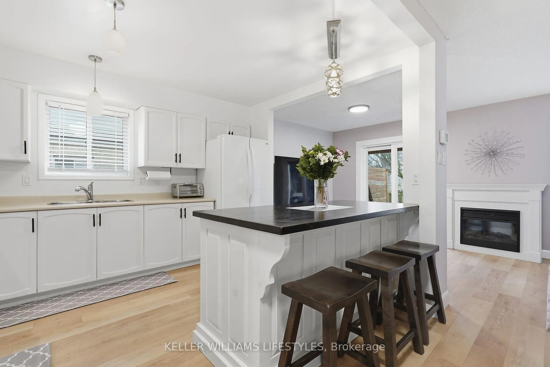Photo 16 of 22 Tanoak Drive, London, North E — HOMEH