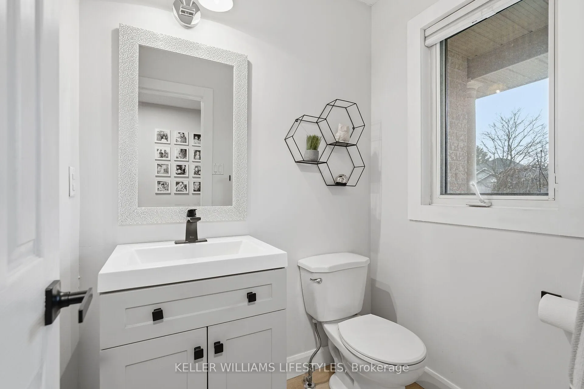 Photo 17 of 22 Tanoak Drive, London, North E — HOMEH