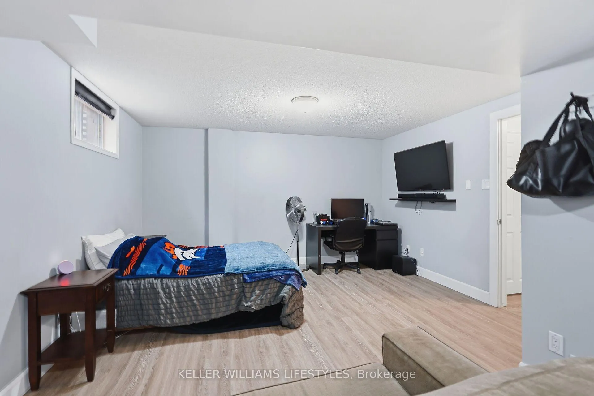 Photo 33 of 22 Tanoak Drive, London, North E — HOMEH