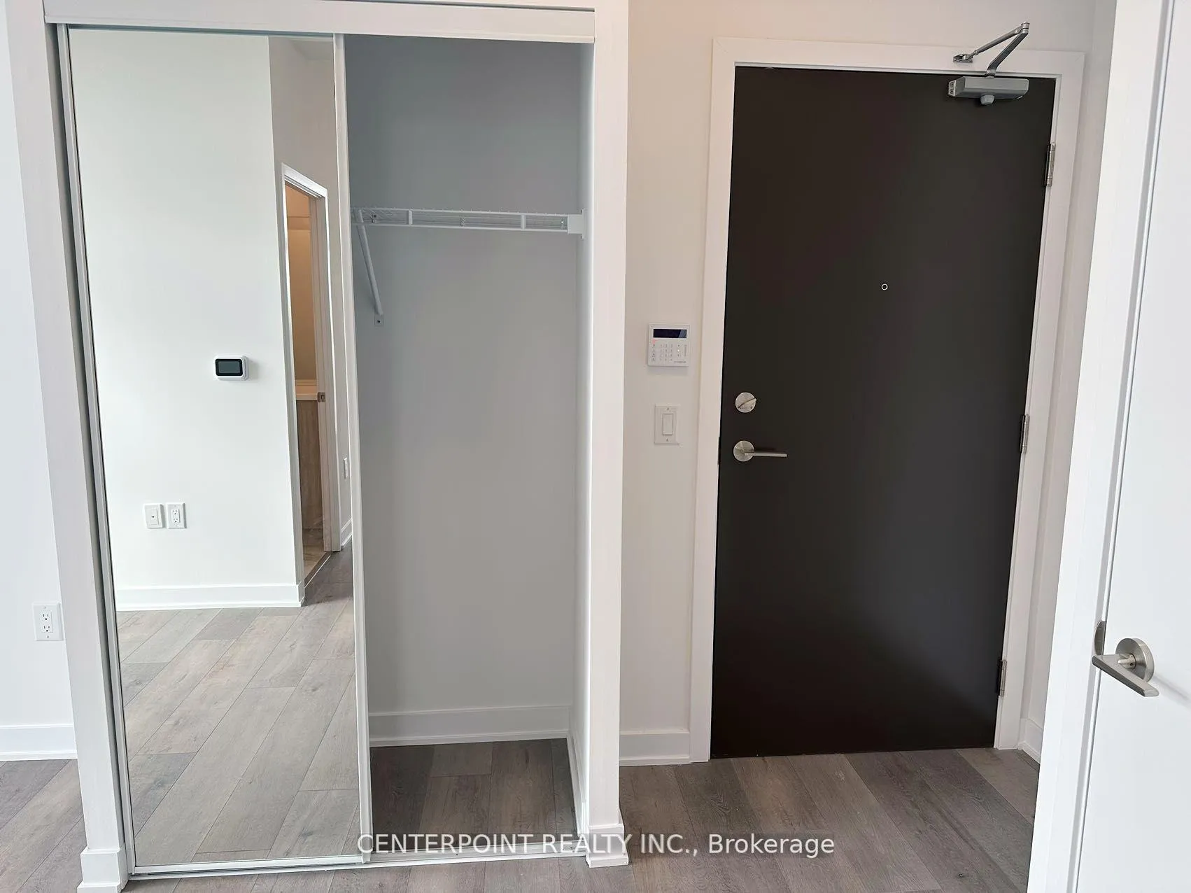 Photo 3 of Unit 919, 60 Honeycrisp Crescent, Vaughan, Vaughan Corporate Centre — HOMEH