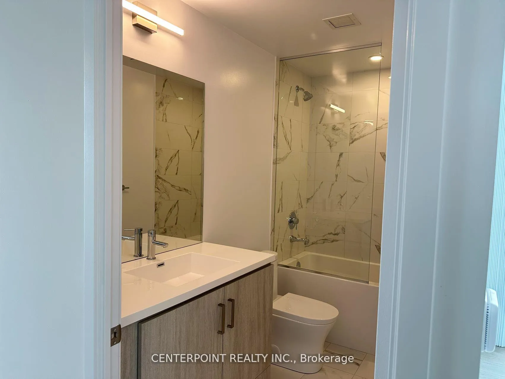 Photo 12 of Unit 919, 60 Honeycrisp Crescent, Vaughan, Vaughan Corporate Centre — HOMEH