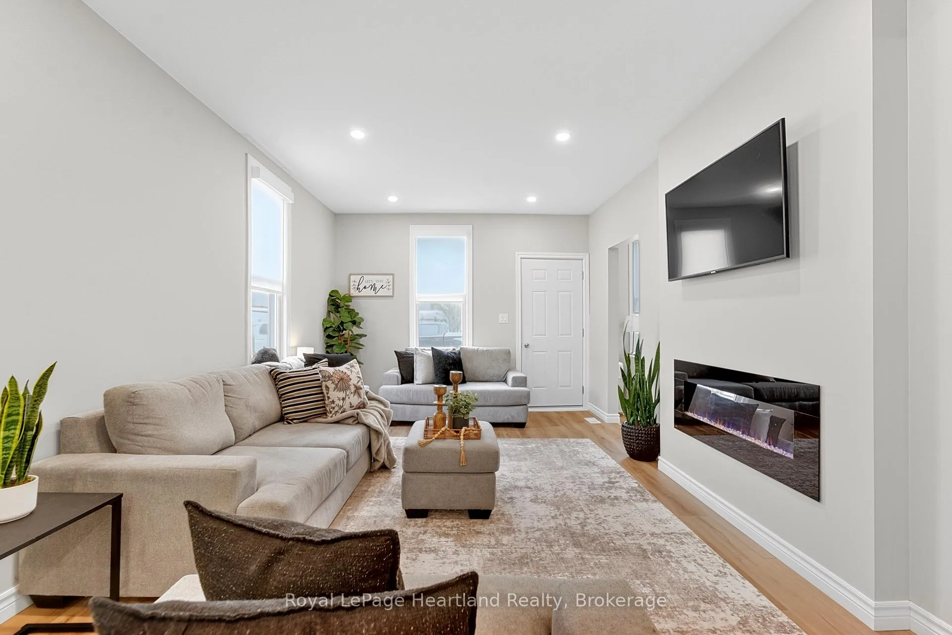 Photo 11 of 160 Richmond Street, Bluewater, Hensall — HOMEH