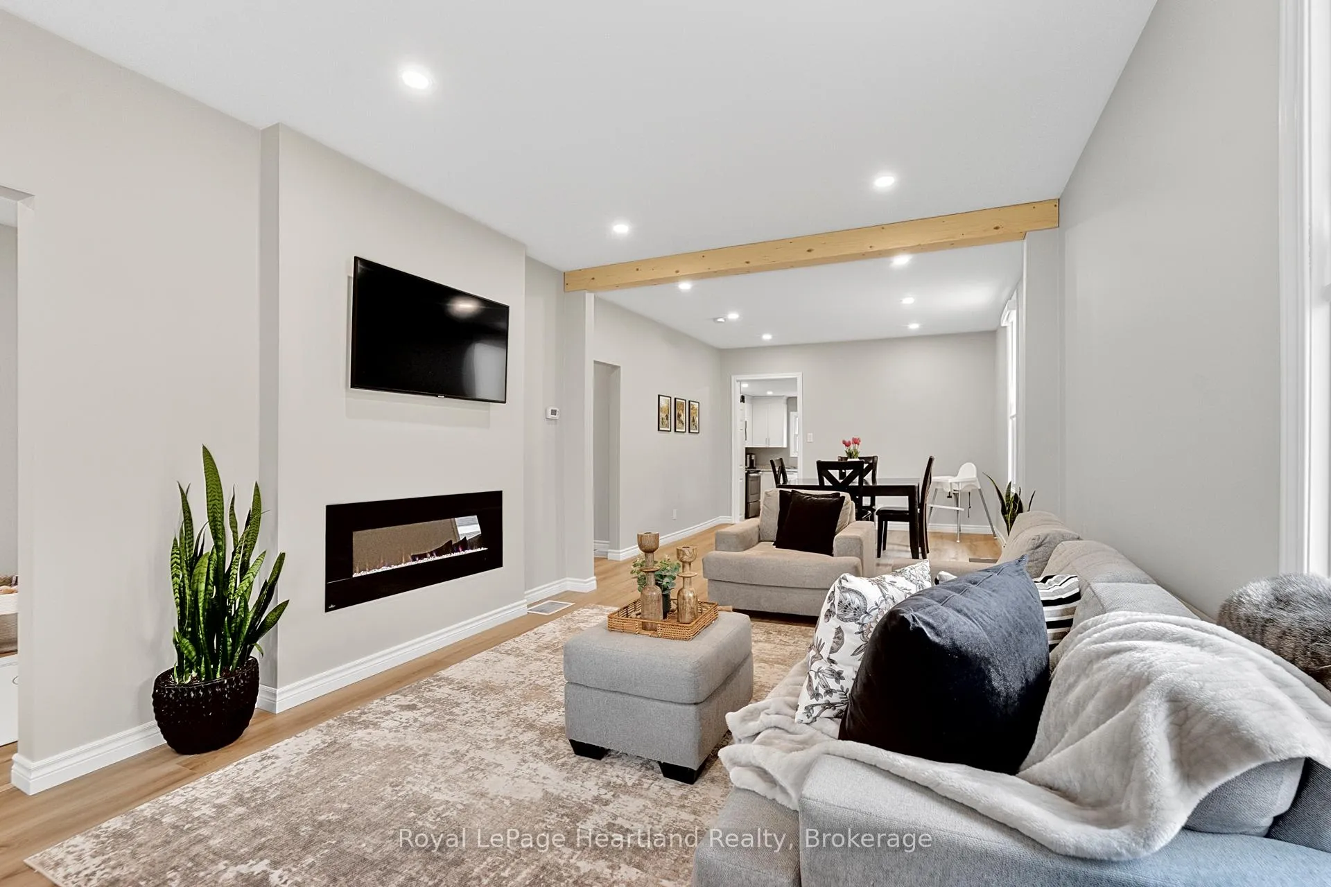 Photo 14 of 160 Richmond Street, Bluewater, Hensall — HOMEH