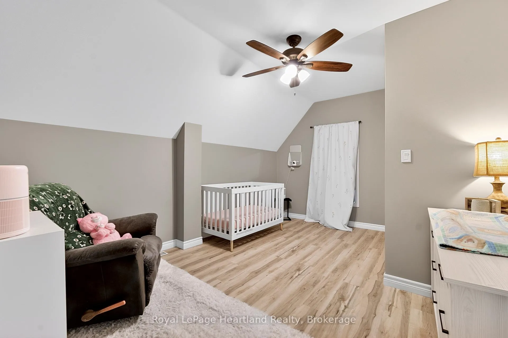 Photo 20 of 160 Richmond Street, Bluewater, Hensall — HOMEH