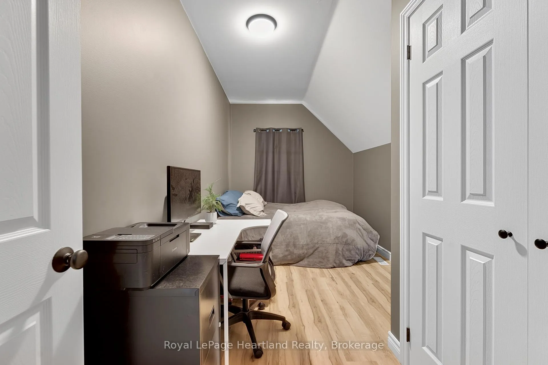 Photo 22 of 160 Richmond Street, Bluewater, Hensall — HOMEH