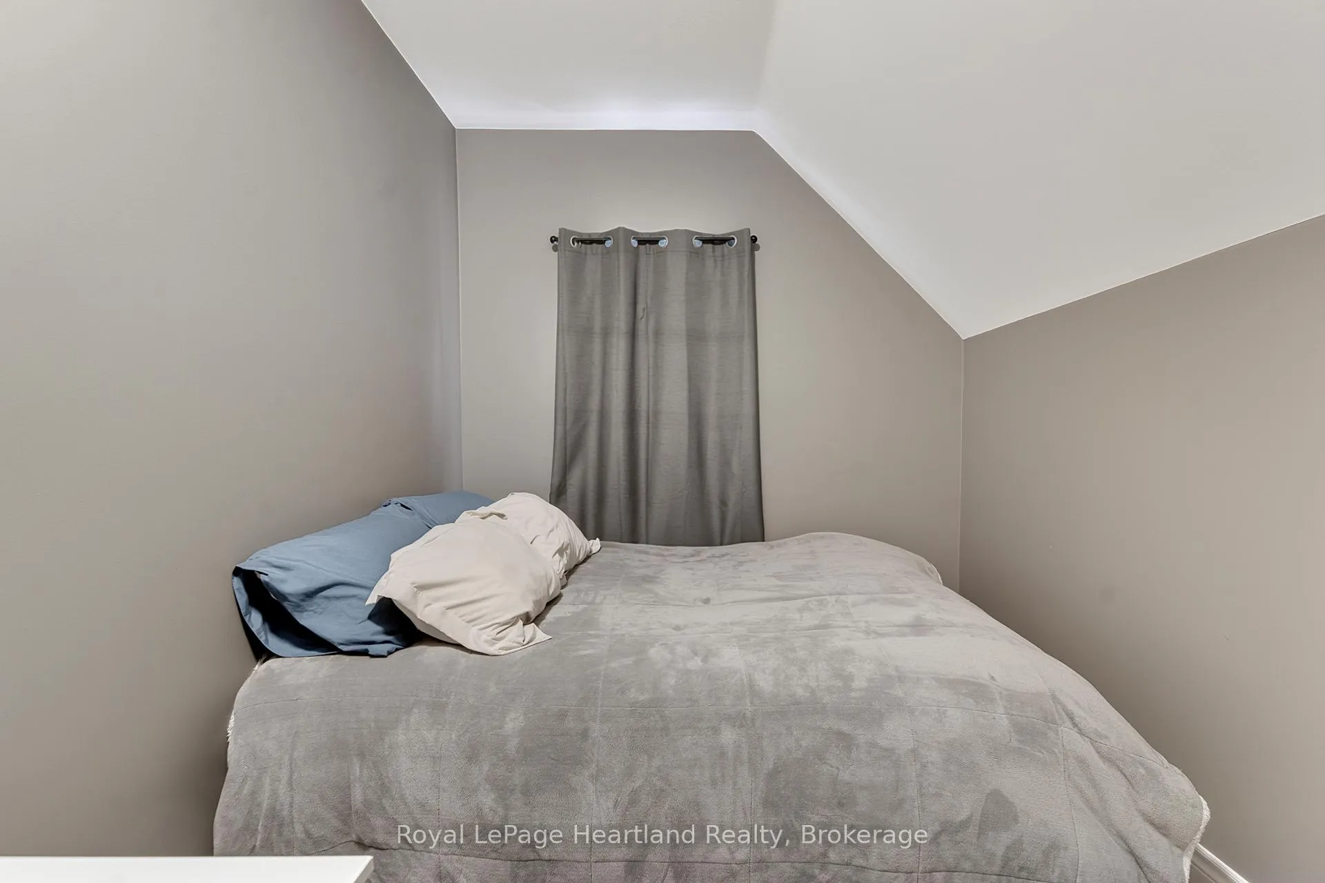 Photo 23 of 160 Richmond Street, Bluewater, Hensall — HOMEH