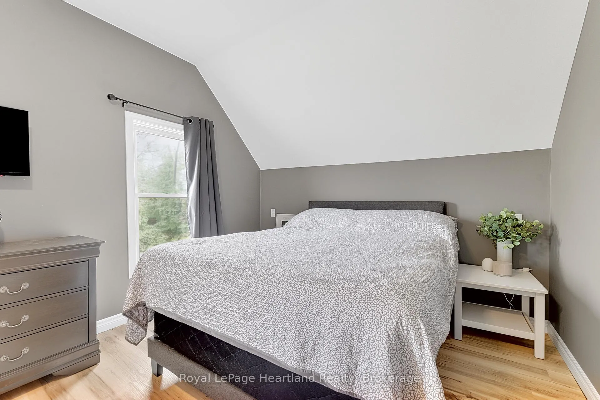 Photo 24 of 160 Richmond Street, Bluewater, Hensall — HOMEH