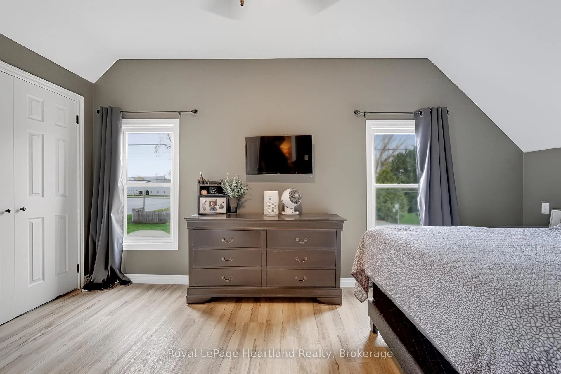 Photo 25 of 160 Richmond Street, Bluewater, Hensall — HOMEH