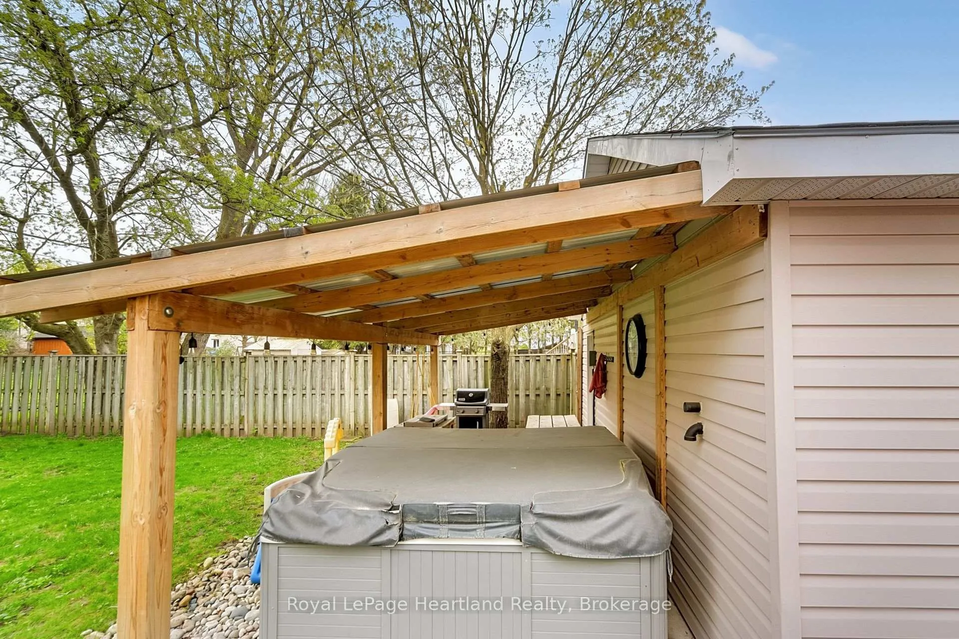 Photo 29 of 160 Richmond Street, Bluewater, Hensall — HOMEH