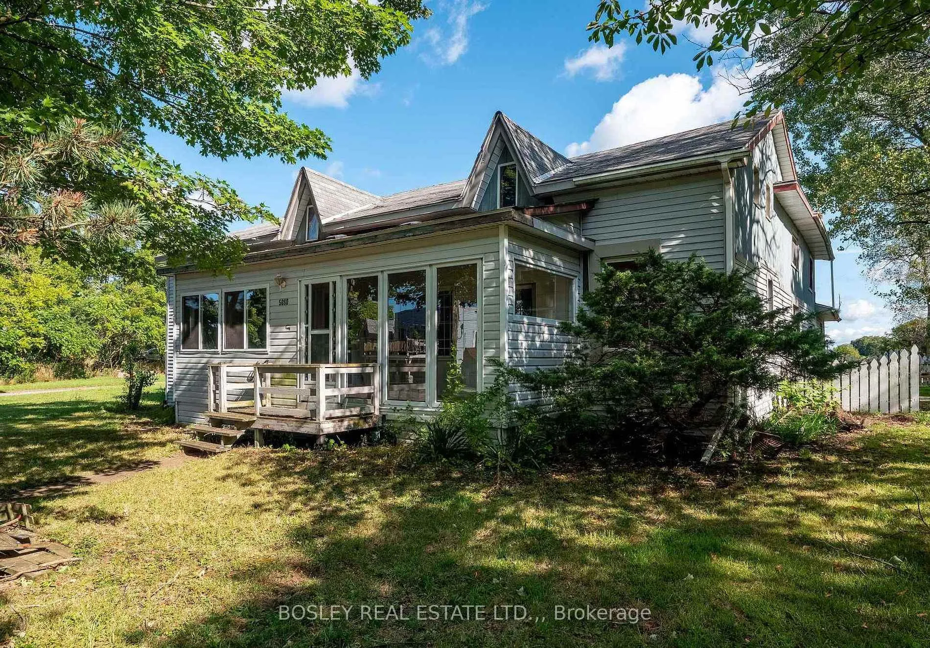 Front of 5080 Sherkston Road