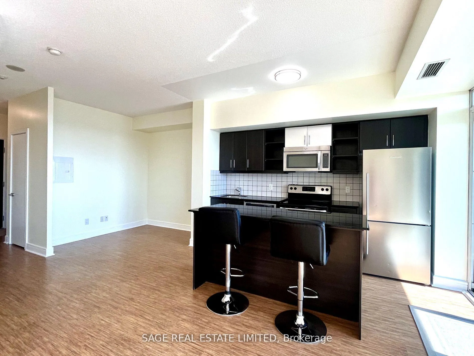 Photo 7 of Unit 712, 35 Brian Peck Crescent, Toronto, Thorncliffe Park — HOMEH
