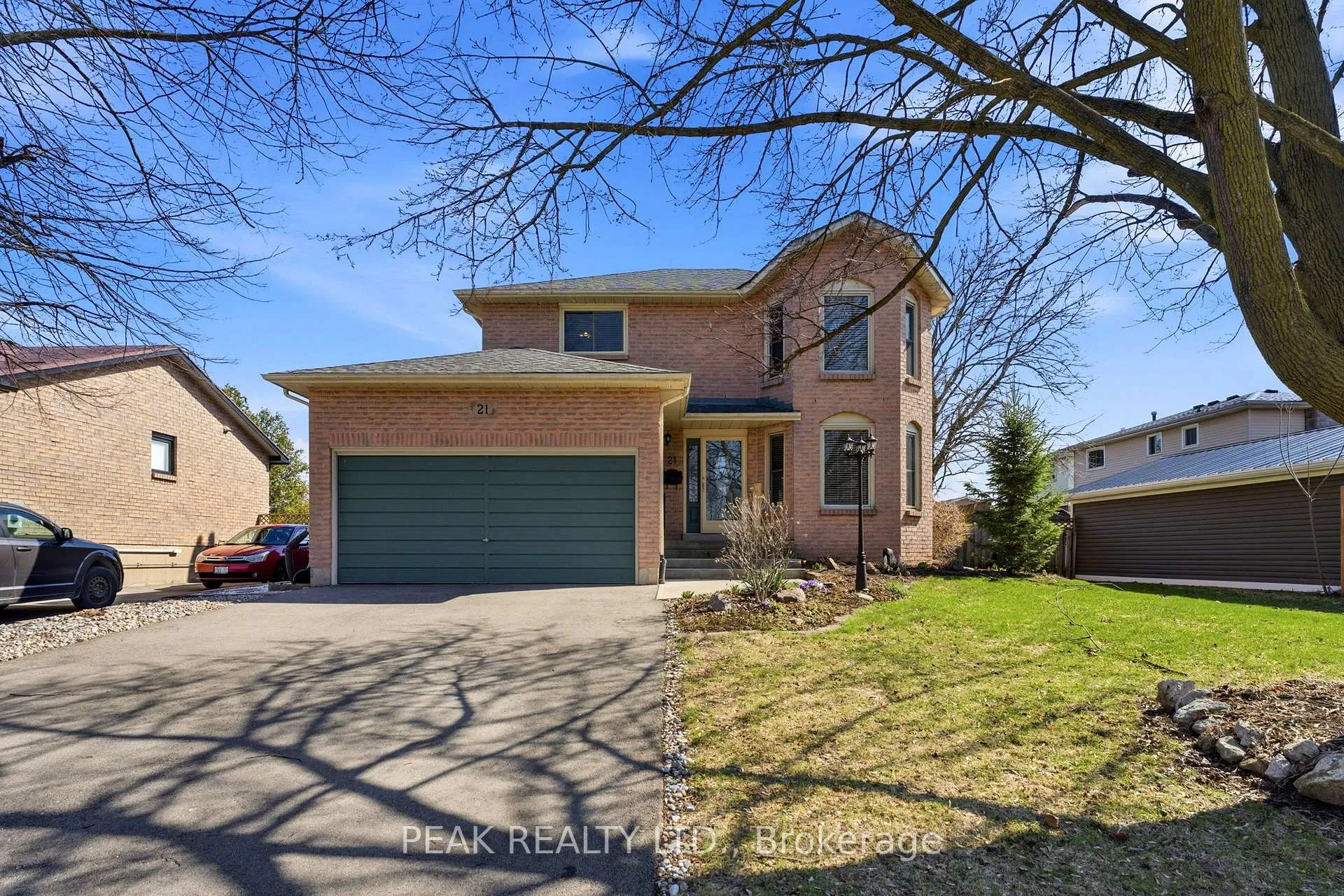 Photo 1 of 21 Garden Crescent, Brant, Paris — HOMEH