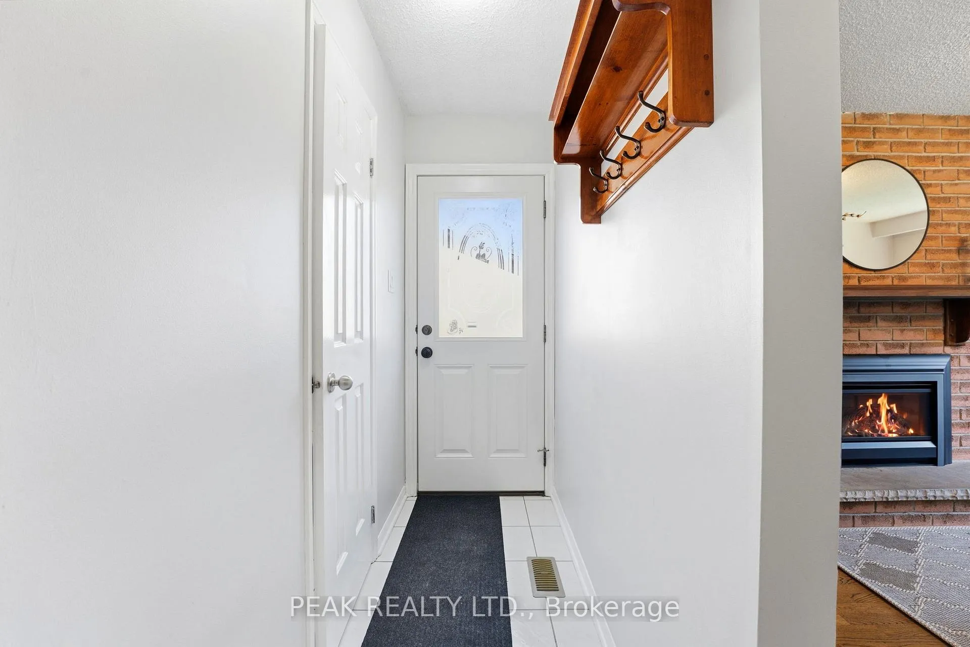 Photo 6 of 21 Garden Crescent, Brant, Paris — HOMEH