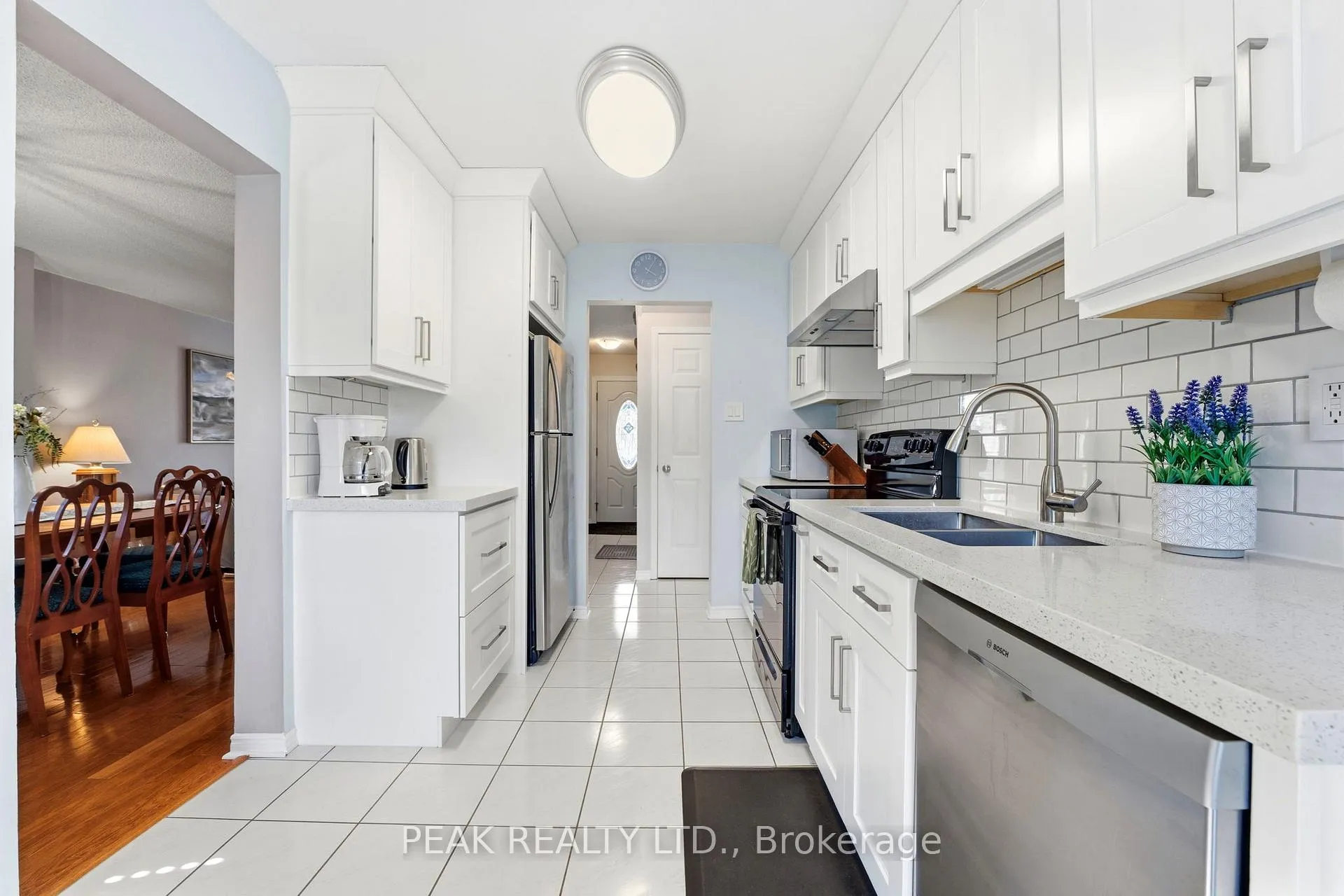 Photo 13 of 21 Garden Crescent, Brant, Paris — HOMEH