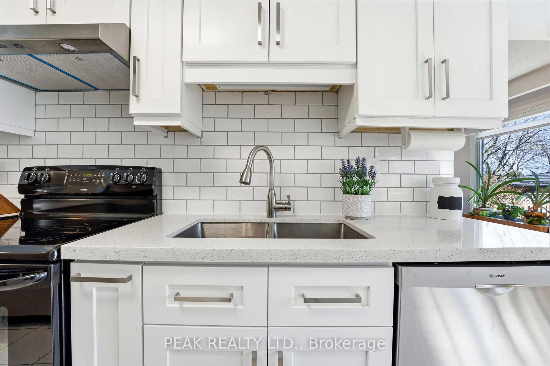Photo 14 of 21 Garden Crescent, Brant, Paris — HOMEH