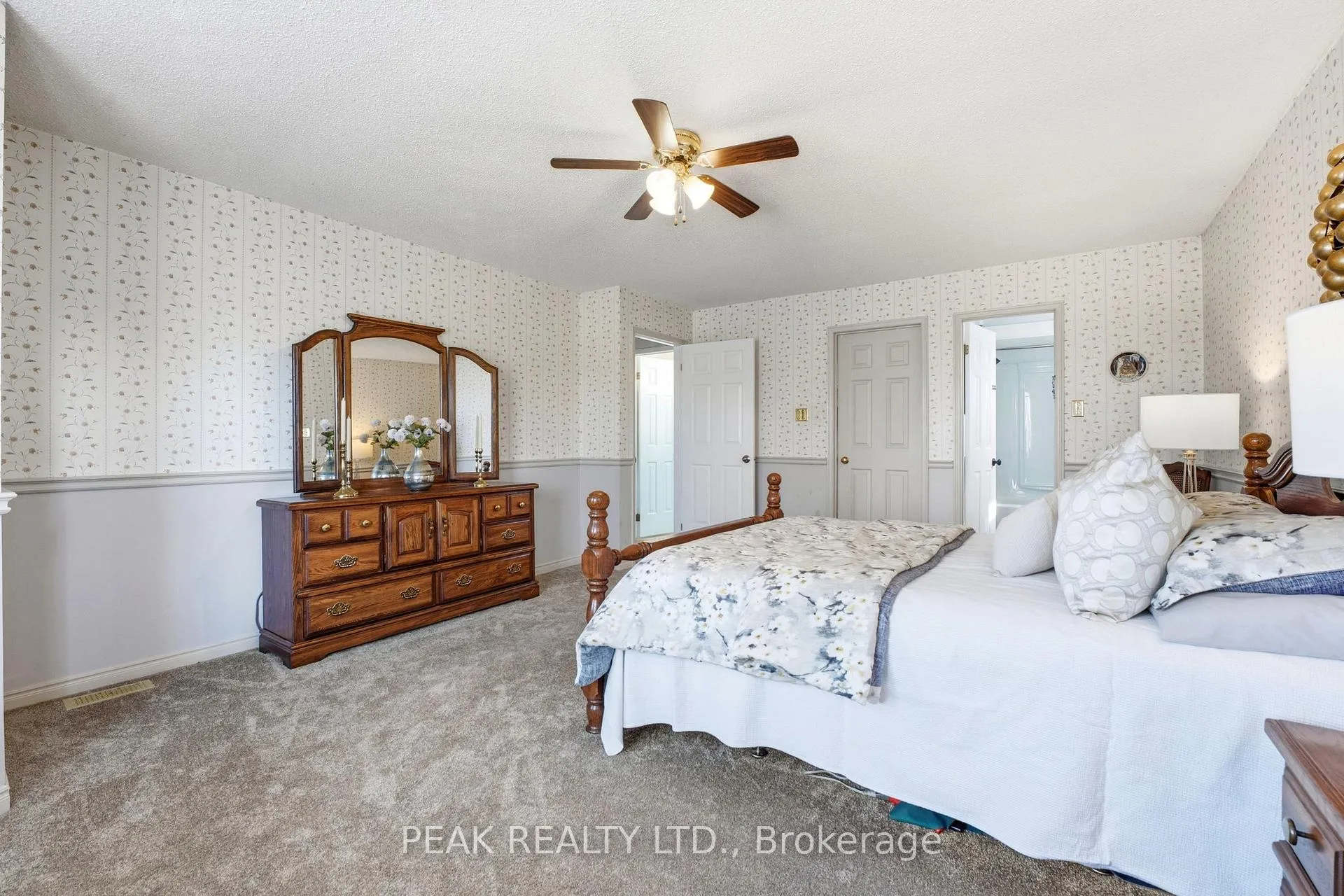 Photo 21 of 21 Garden Crescent, Brant, Paris — HOMEH