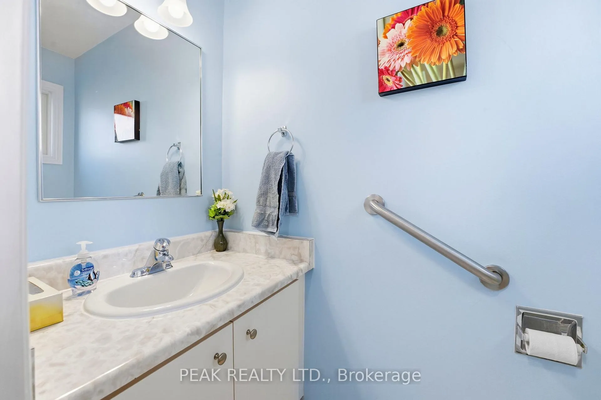 Photo 24 of 21 Garden Crescent, Brant, Paris — HOMEH