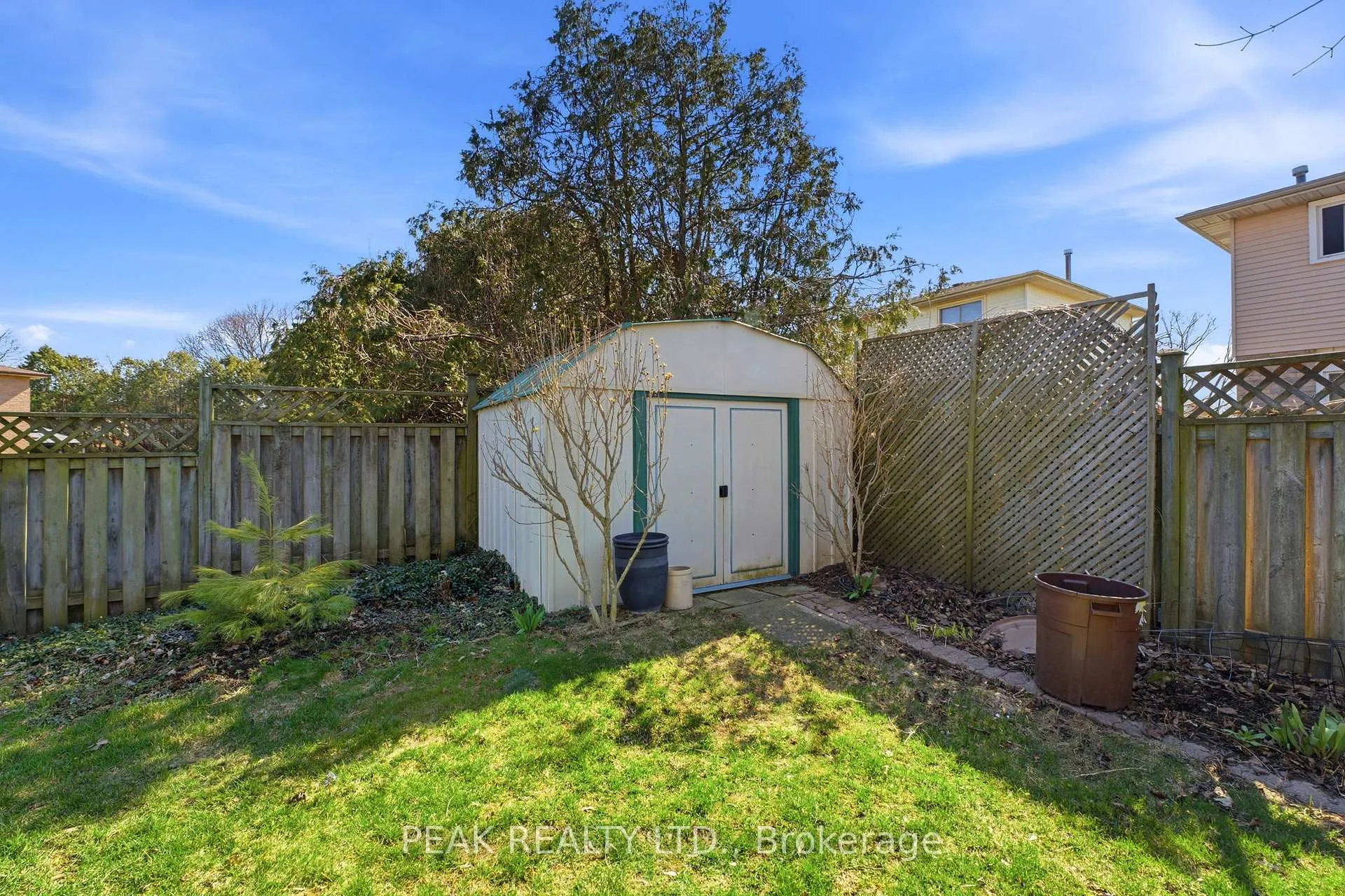 Photo 35 of 21 Garden Crescent, Brant, Paris — HOMEH