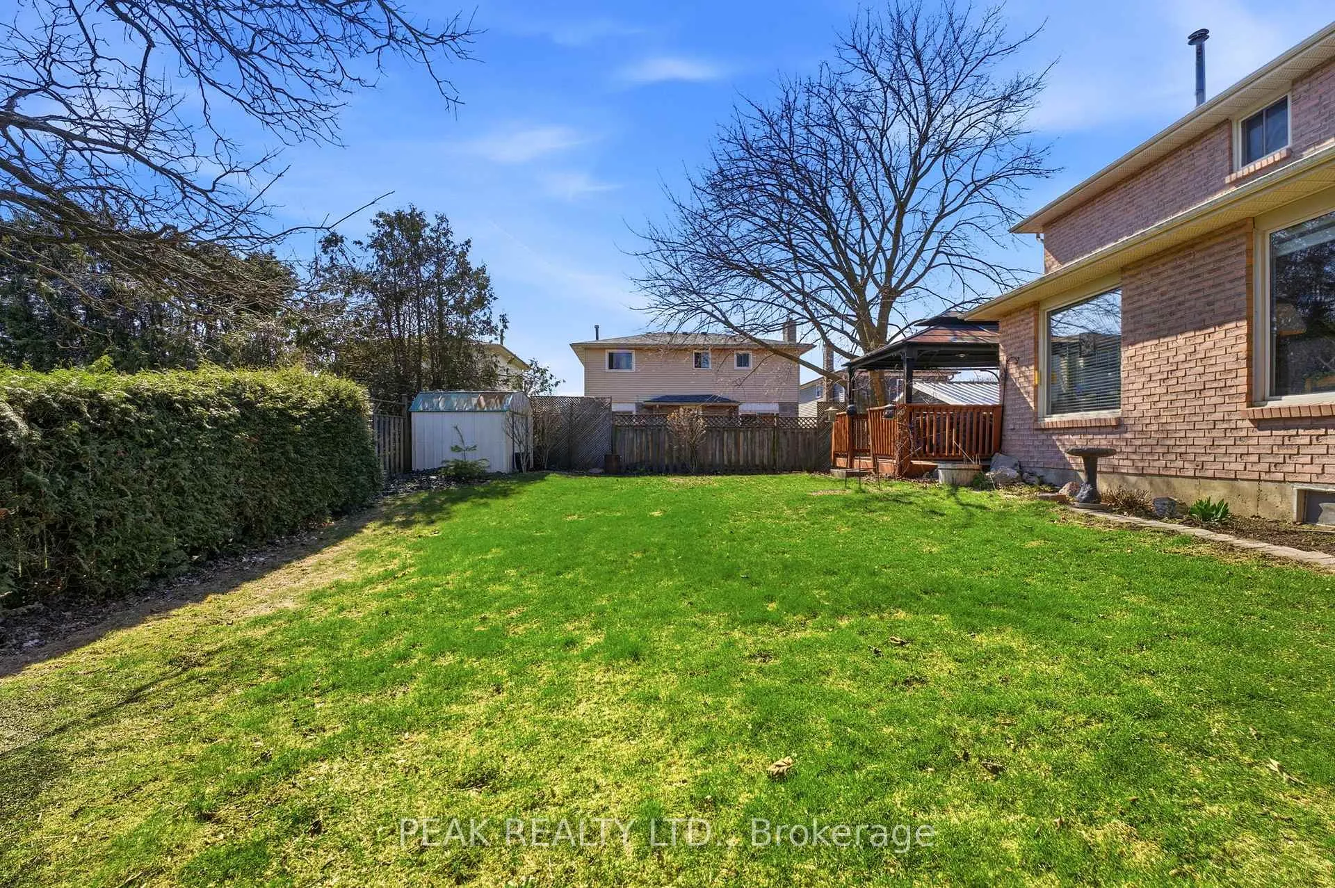Photo 38 of 21 Garden Crescent, Brant, Paris — HOMEH