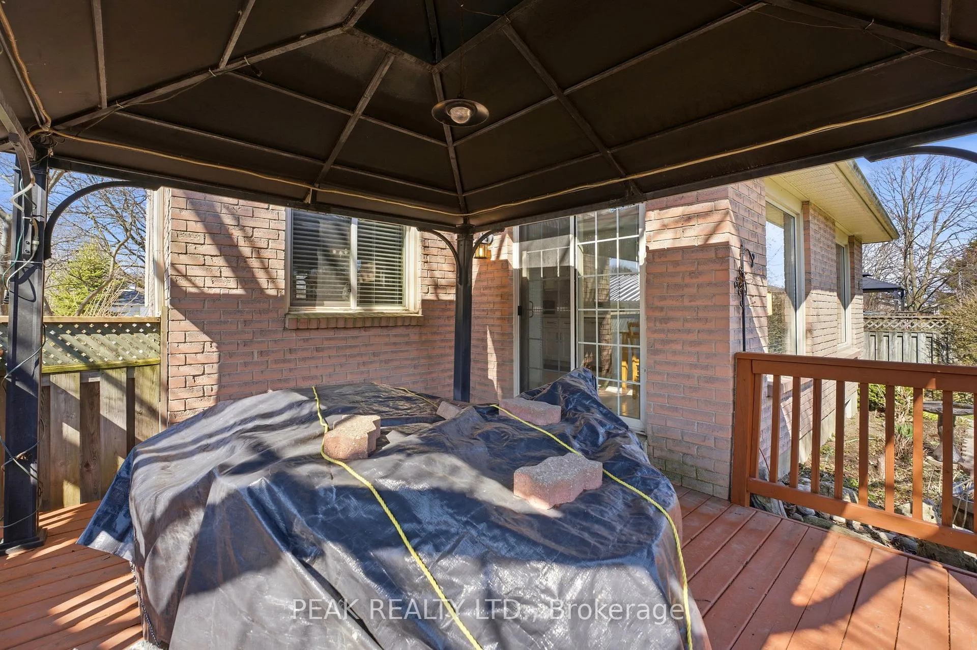 Photo 39 of 21 Garden Crescent, Brant, Paris — HOMEH