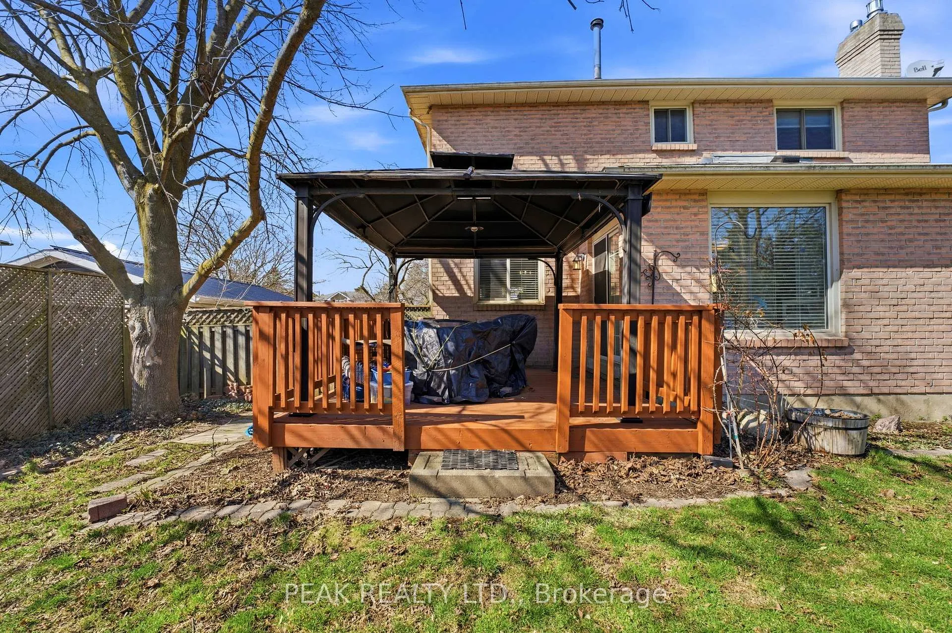 Photo 41 of 21 Garden Crescent, Brant, Paris — HOMEH