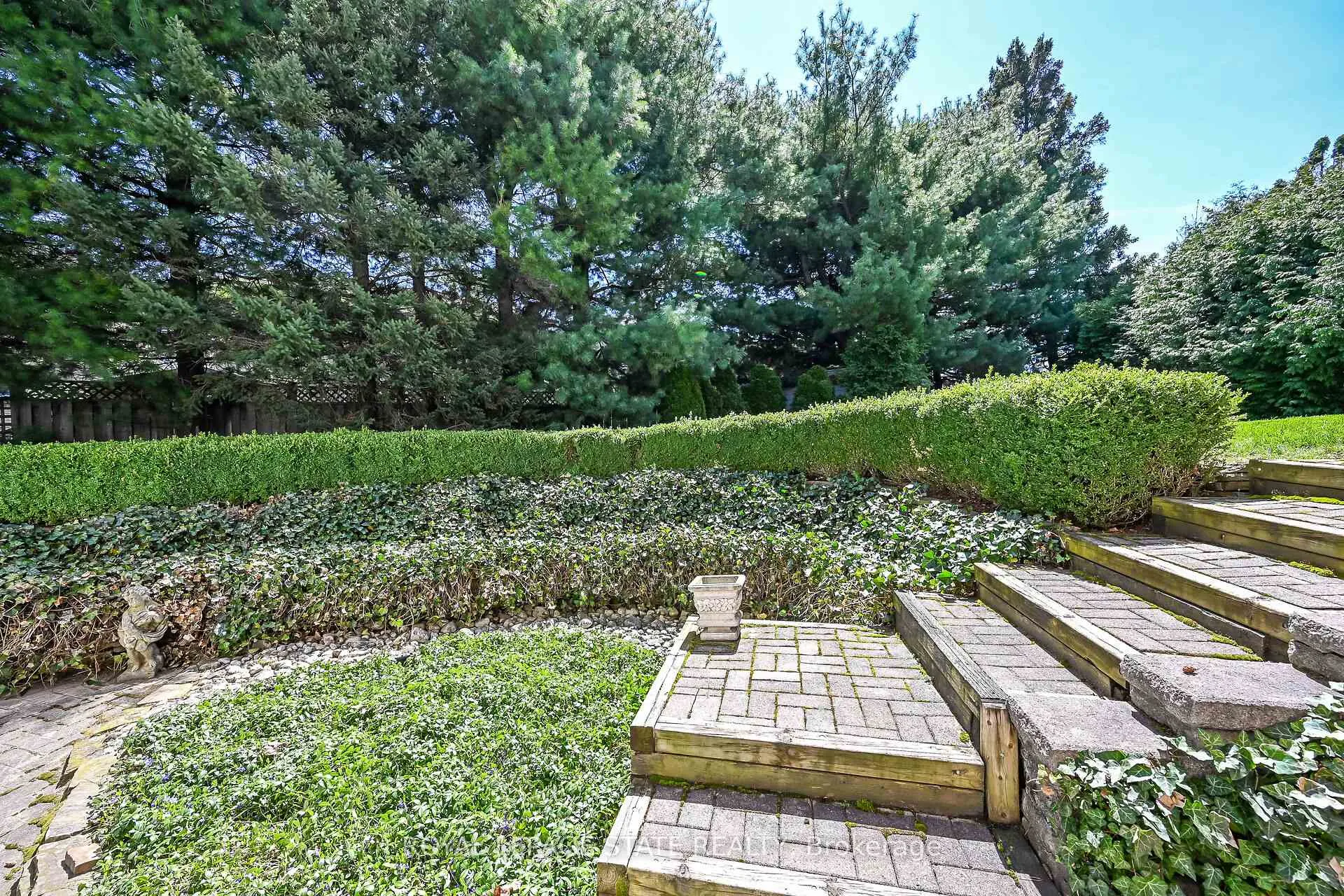 Photo 10 of 126 Forest Hill Crescent, Hamilton, Red Hill — HOMEH