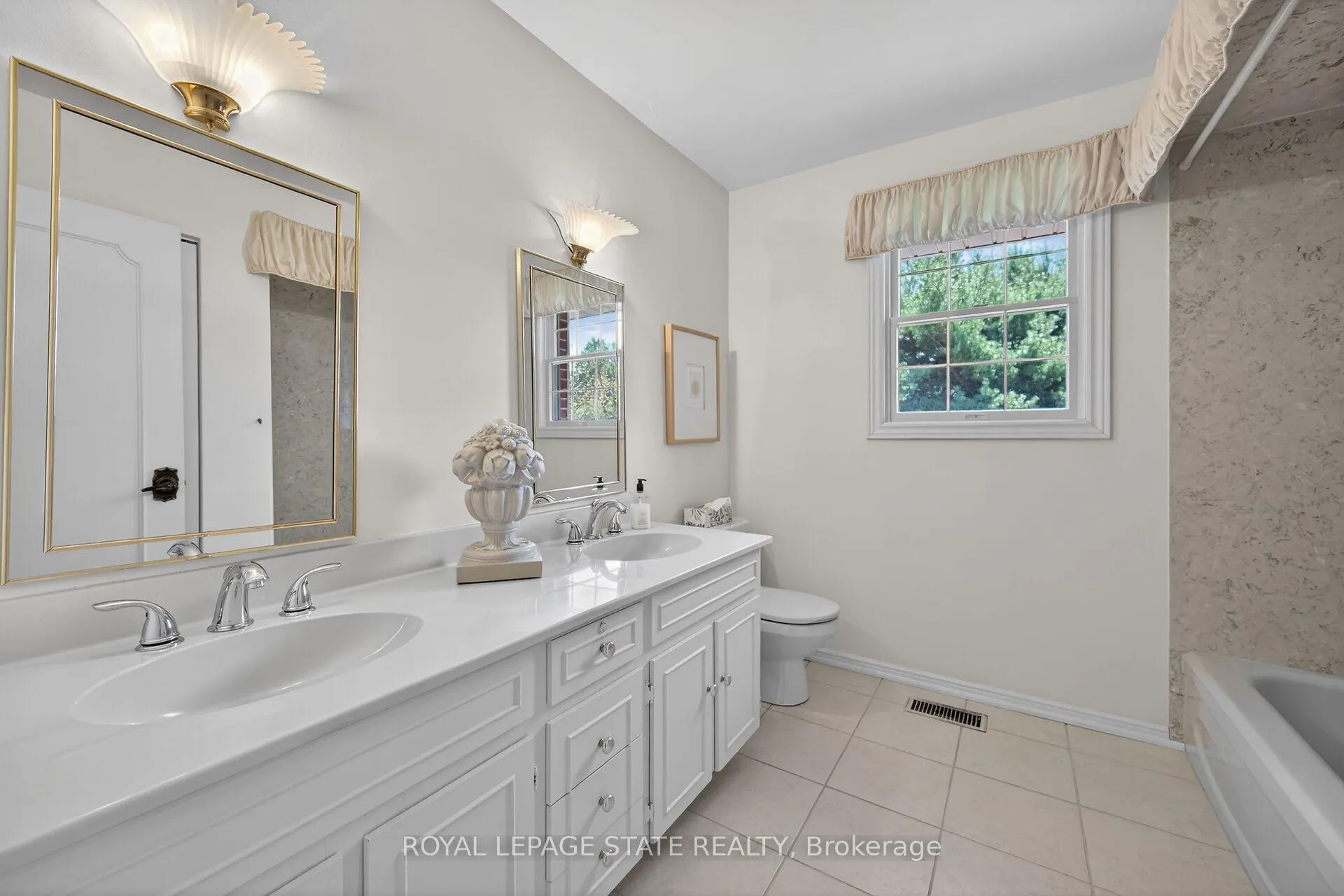 Photo 46 of 126 Forest Hill Crescent, Hamilton, Red Hill — HOMEH