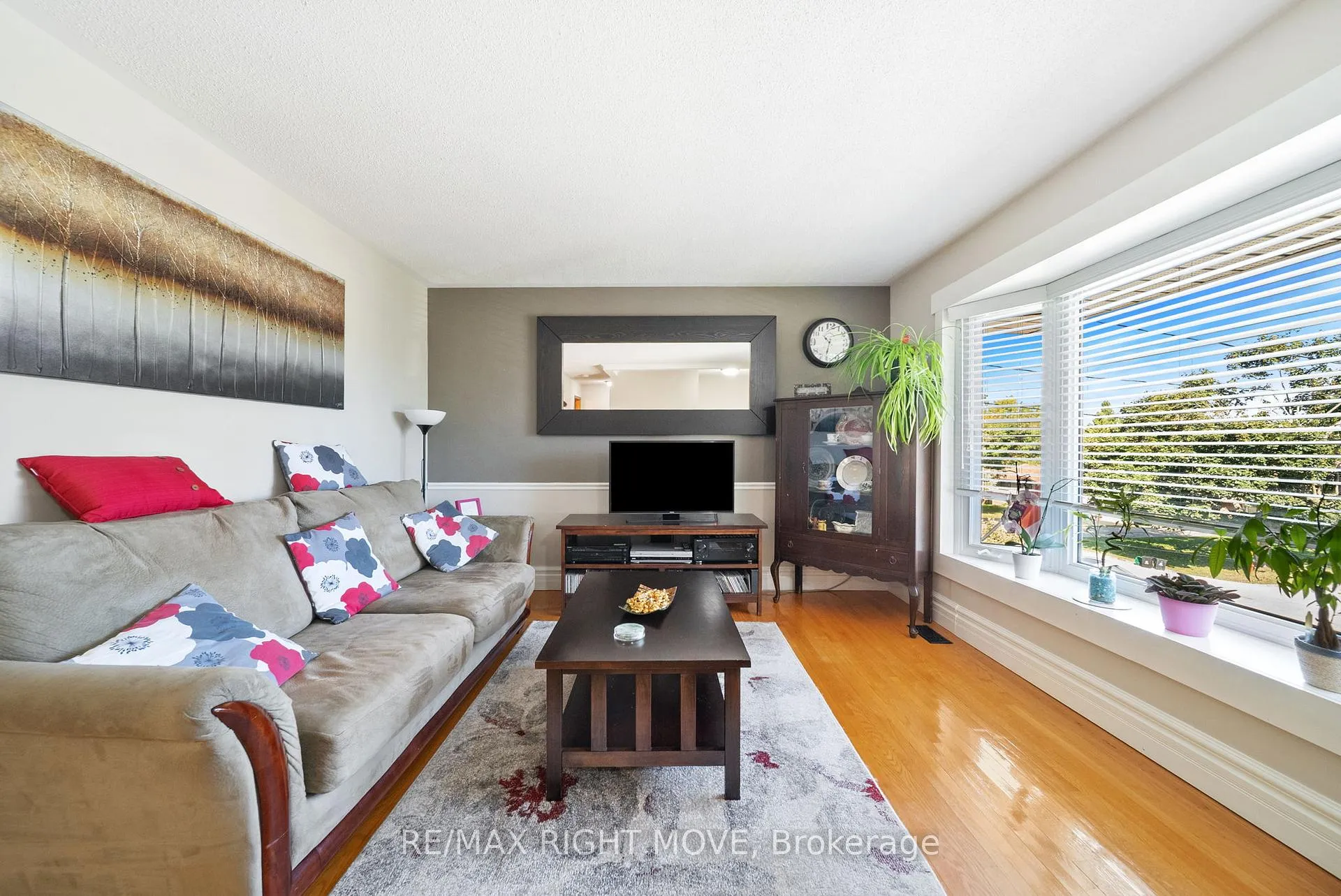 Photo 7 of 68 Quinn Avenue, Orillia — HOMEH