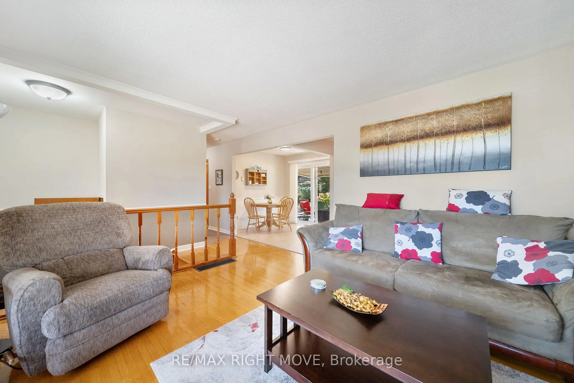 Photo 8 of 68 Quinn Avenue, Orillia — HOMEH