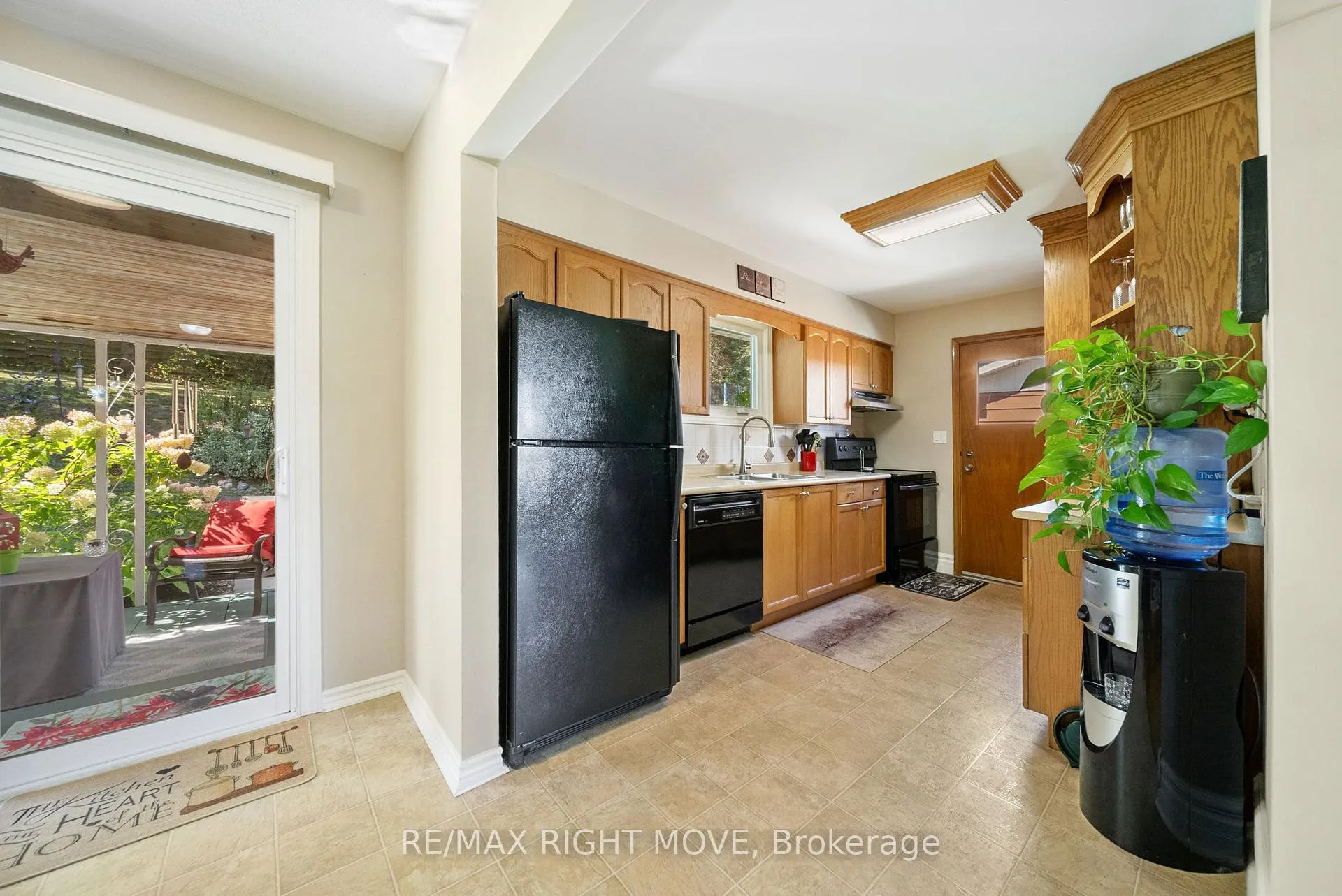 Photo 12 of 68 Quinn Avenue, Orillia — HOMEH