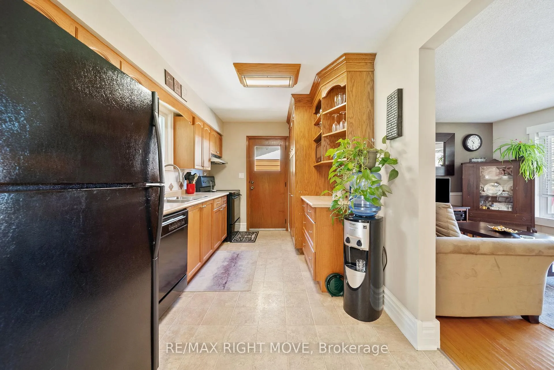 Photo 13 of 68 Quinn Avenue, Orillia — HOMEH