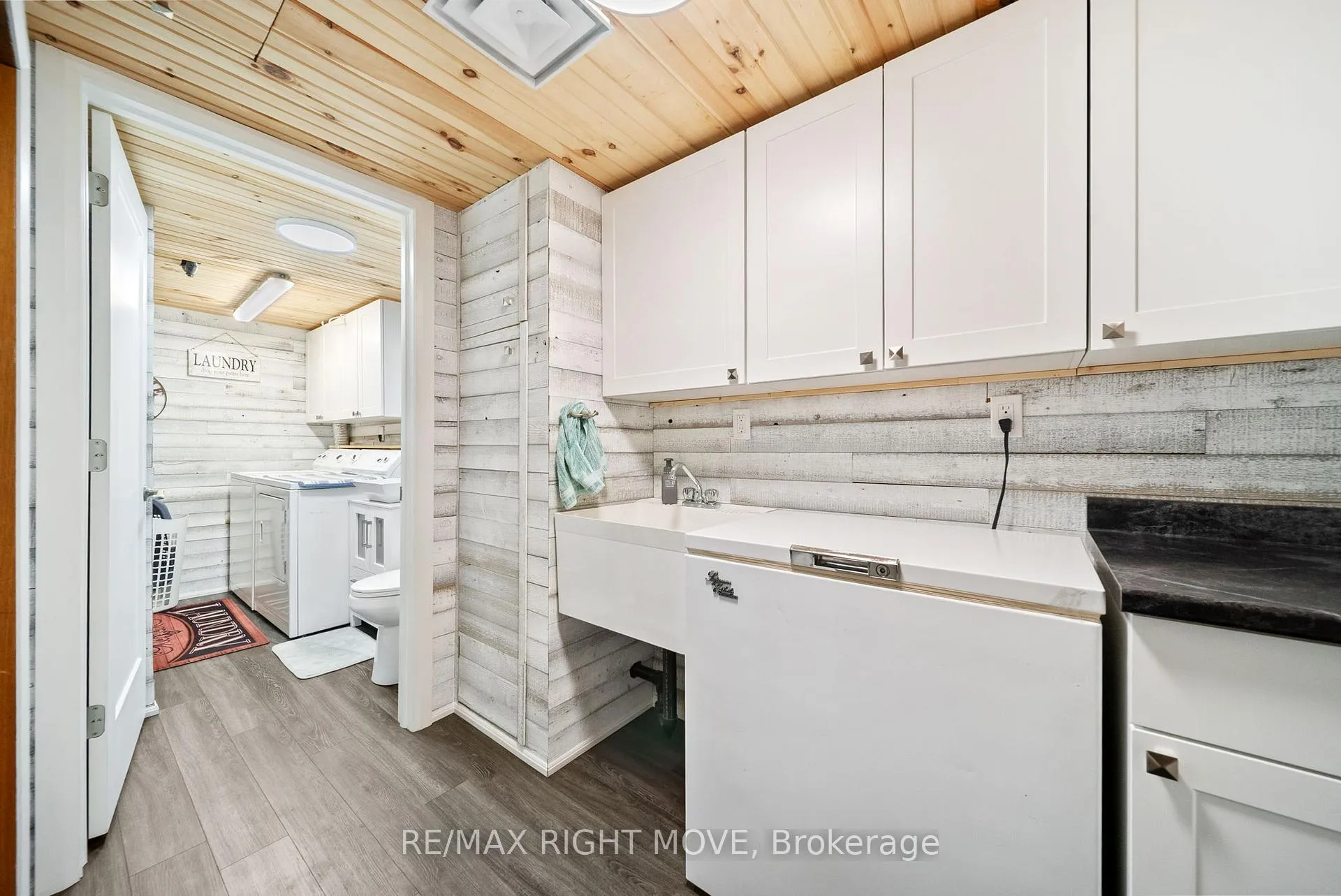 Photo 25 of 68 Quinn Avenue, Orillia — HOMEH