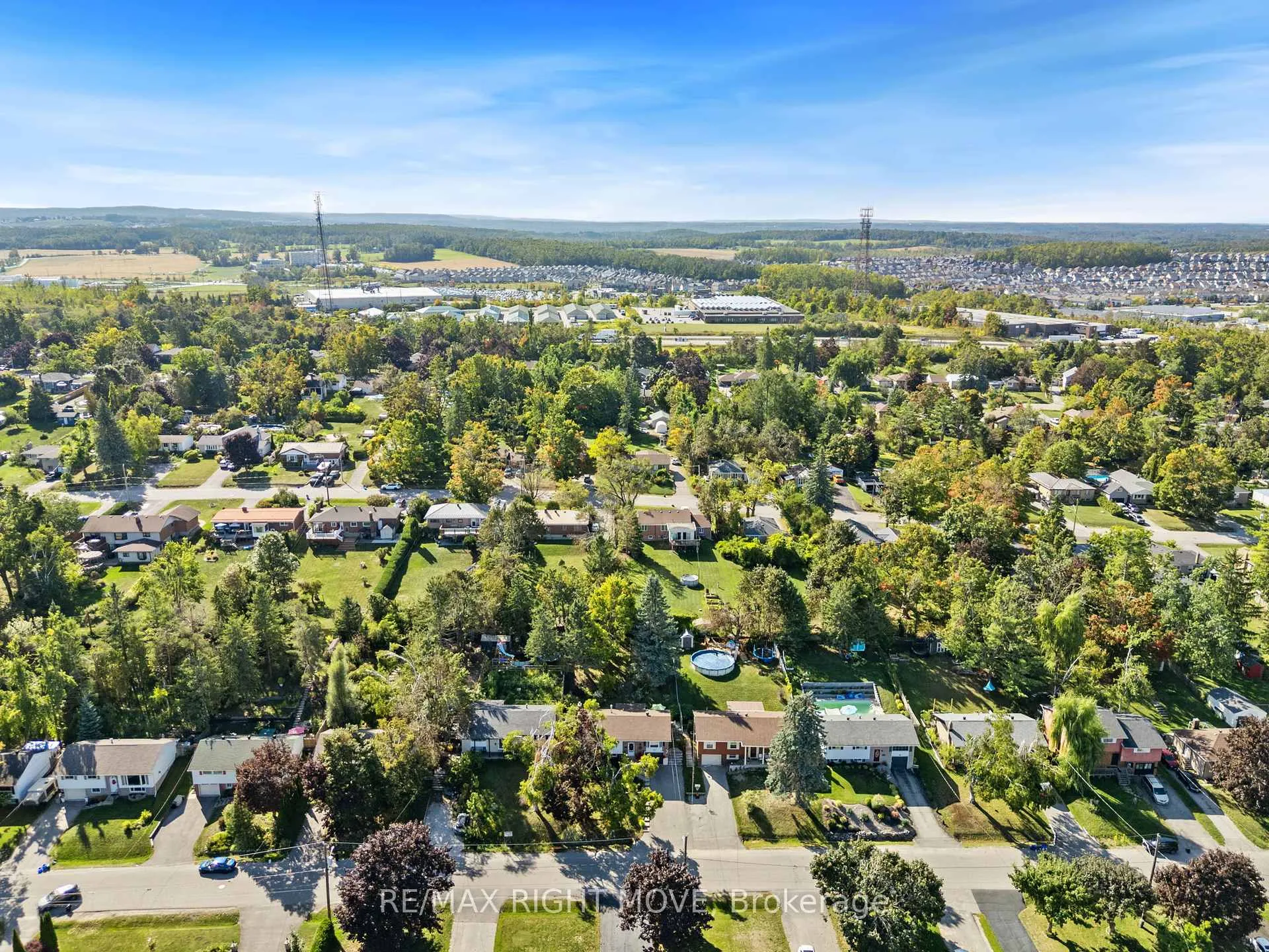 Photo 34 of 68 Quinn Avenue, Orillia — HOMEH