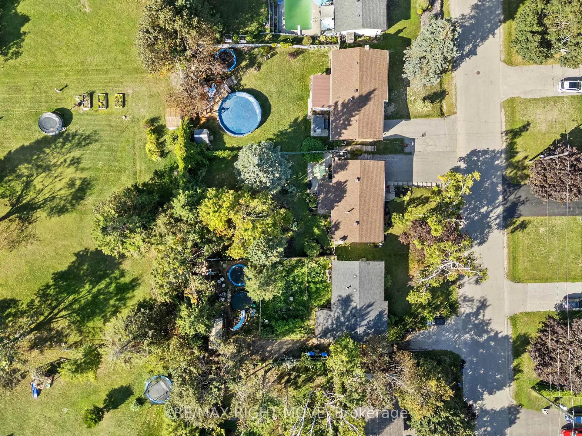 Photo 35 of 68 Quinn Avenue, Orillia — HOMEH