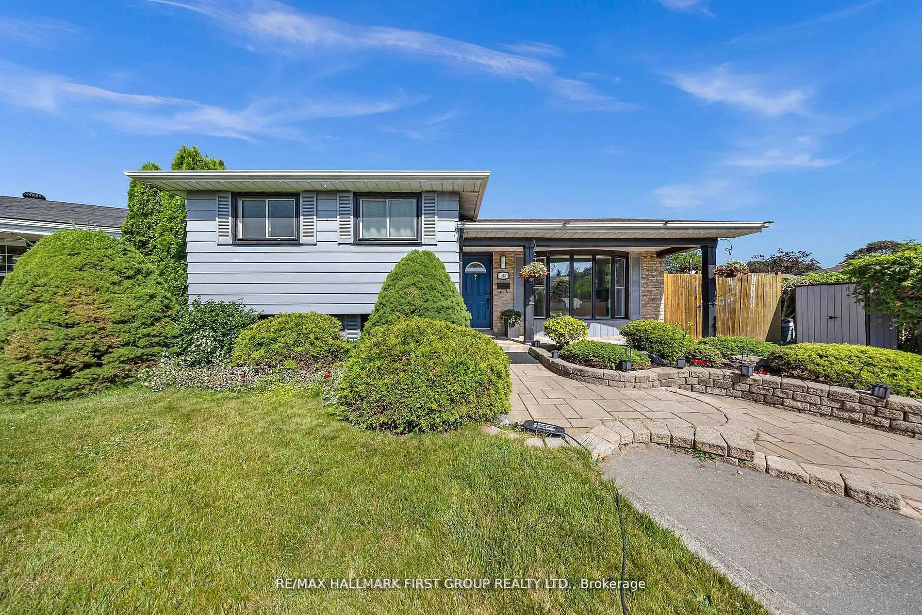 Front of 975 Brenda Court