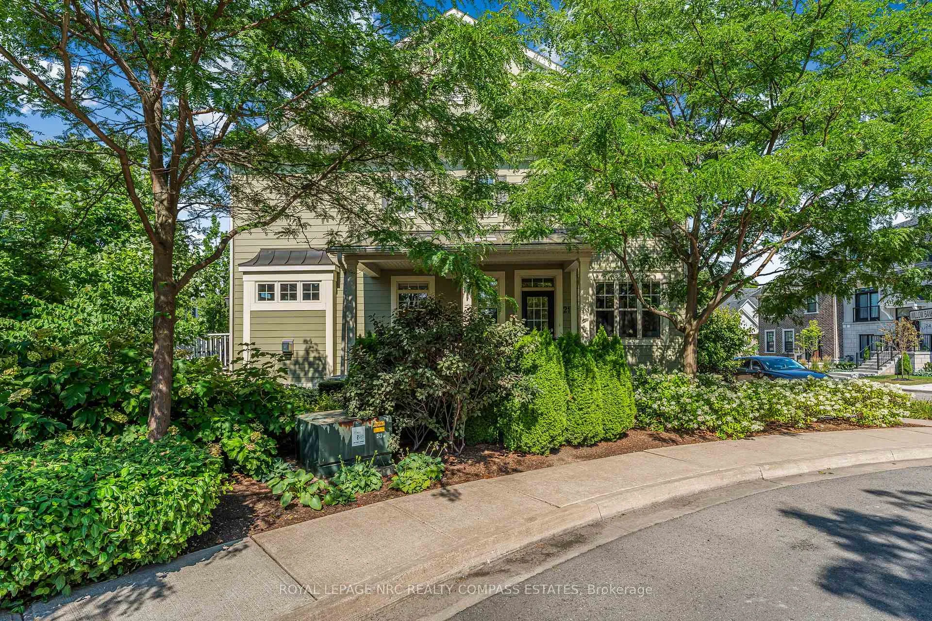 Photo 3 of 21 Willow Bank Common, St. Catharines, Grapeview — HOMEH