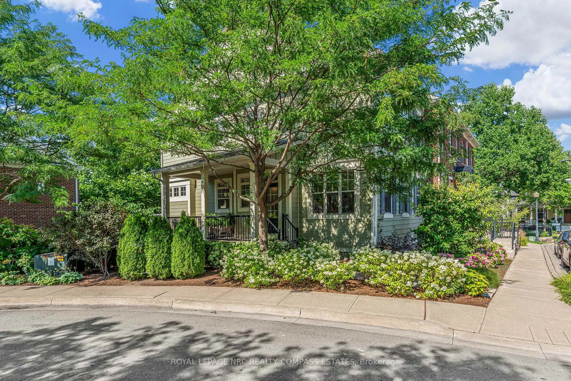 Photo 4 of 21 Willow Bank Common, St. Catharines, Grapeview — HOMEH