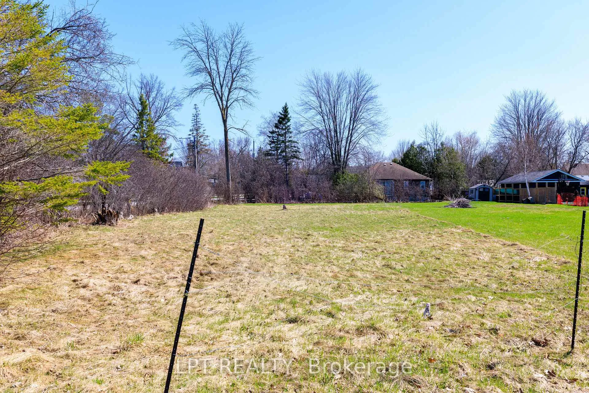 Photo 8 of 417 Lake Drive E, Georgina, Historic Lakeshore Communities — HOMEH