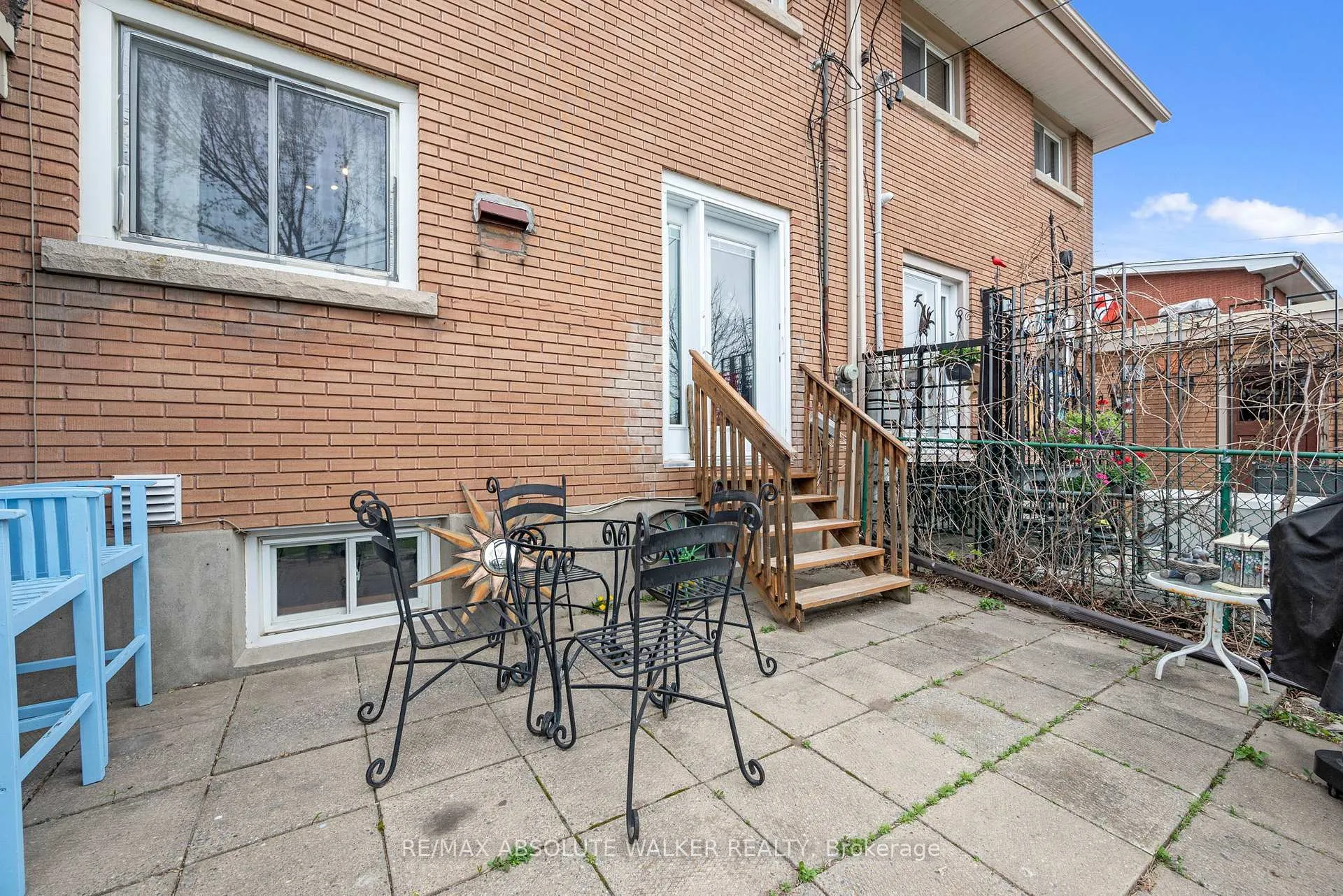 Photo 16 of 144 Viewmount Drive, Ottawa, Meadowlands/Crestview — HOMEH
