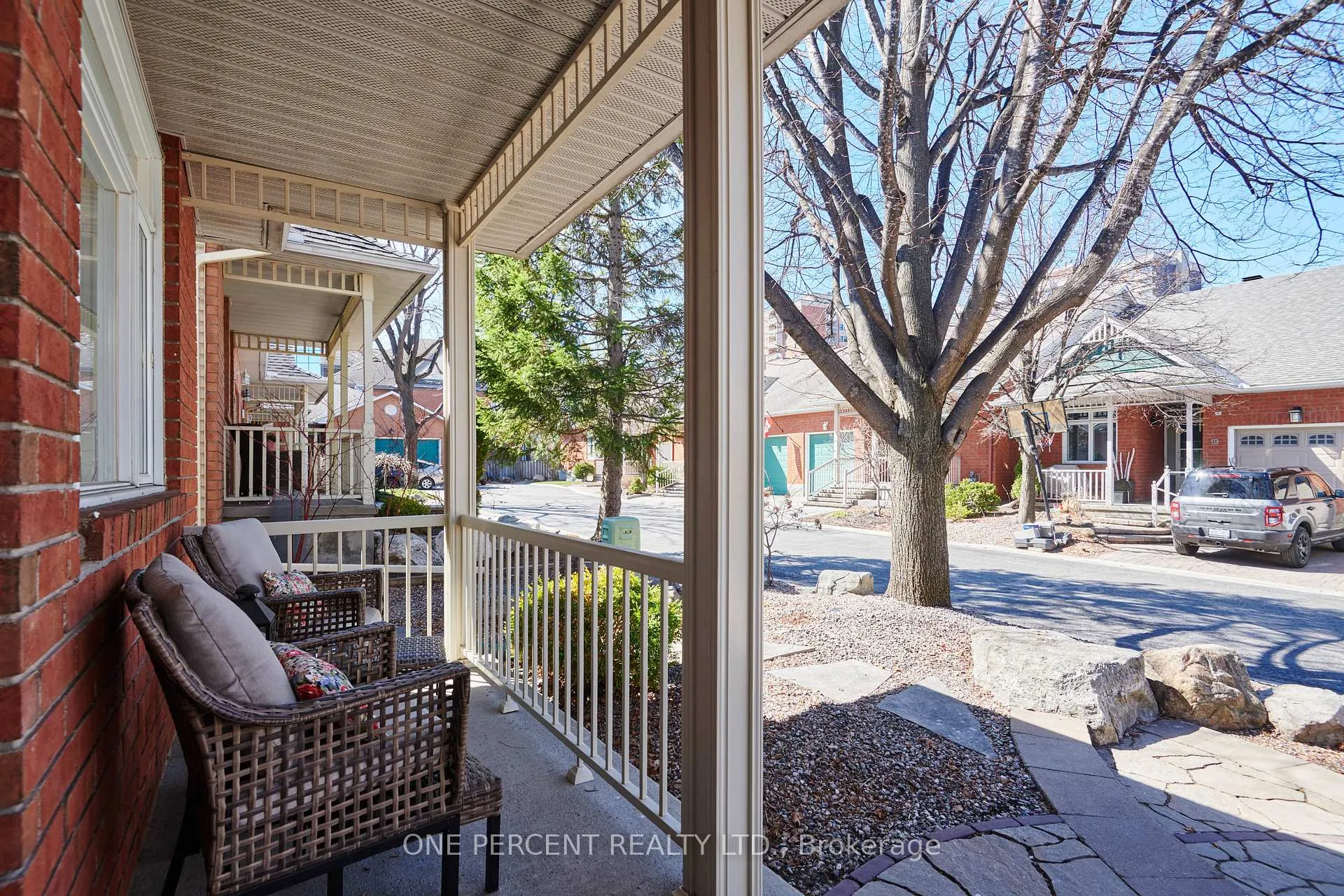 Photo 4 of Unit 15, 1240 Kilborn Place, Ottawa, Alta Vista — HOMEH