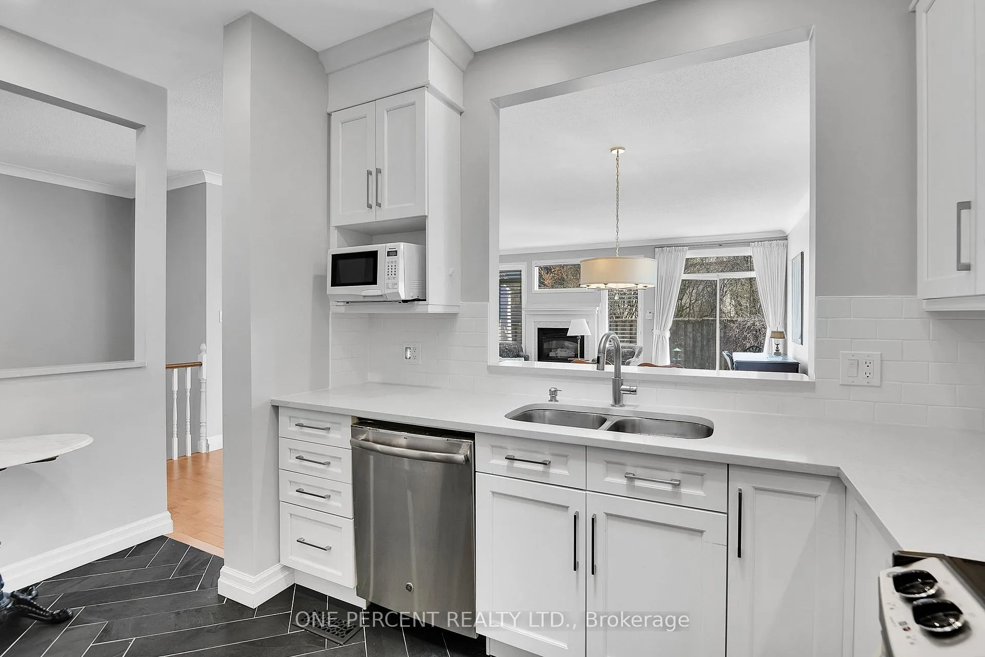 Photo 15 of Unit 15, 1240 Kilborn Place, Ottawa, Alta Vista — HOMEH