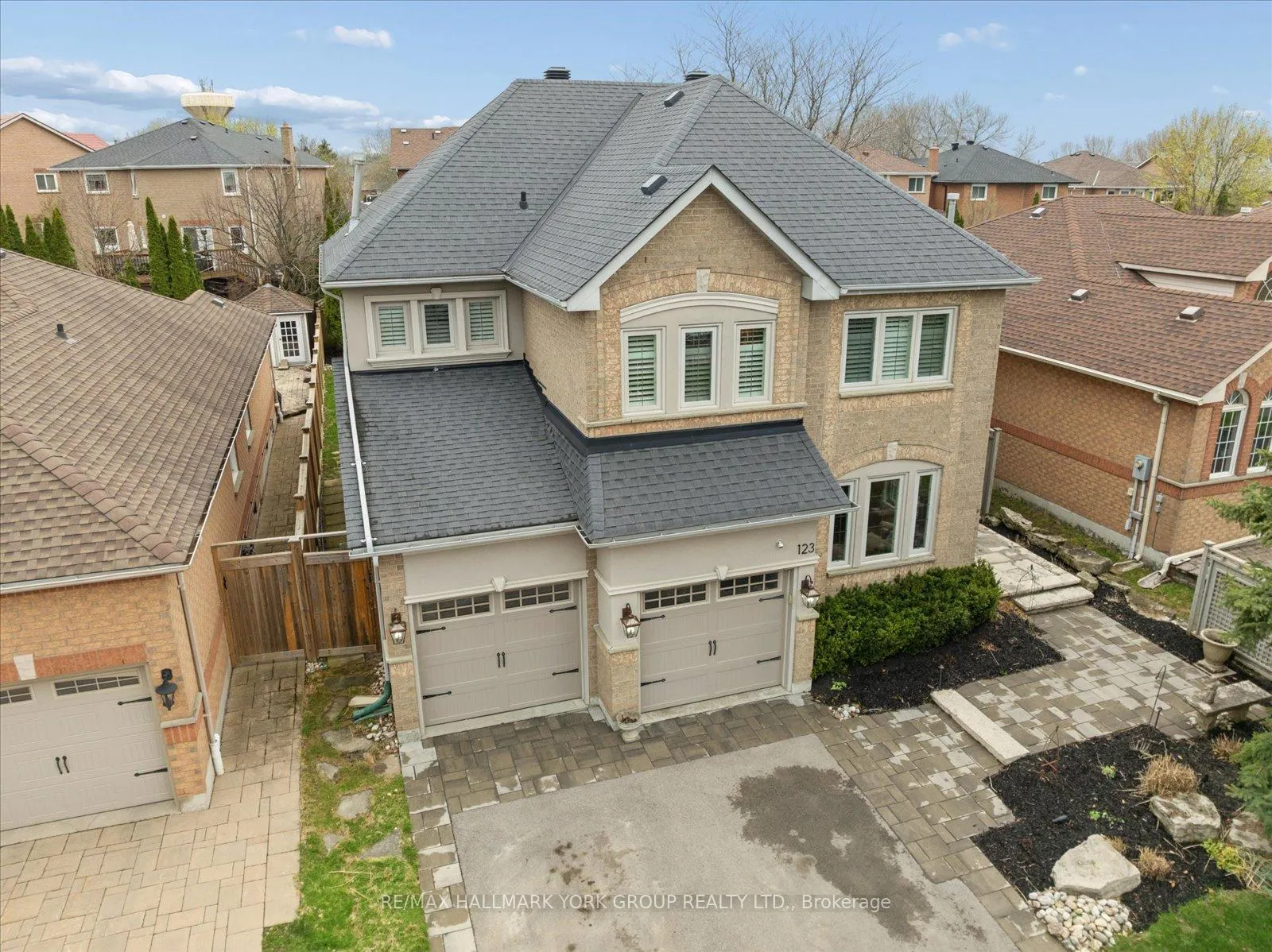 Photo 2 of 123 Brookeview Drive, Aurora, Aurora Highlands — HOMEH