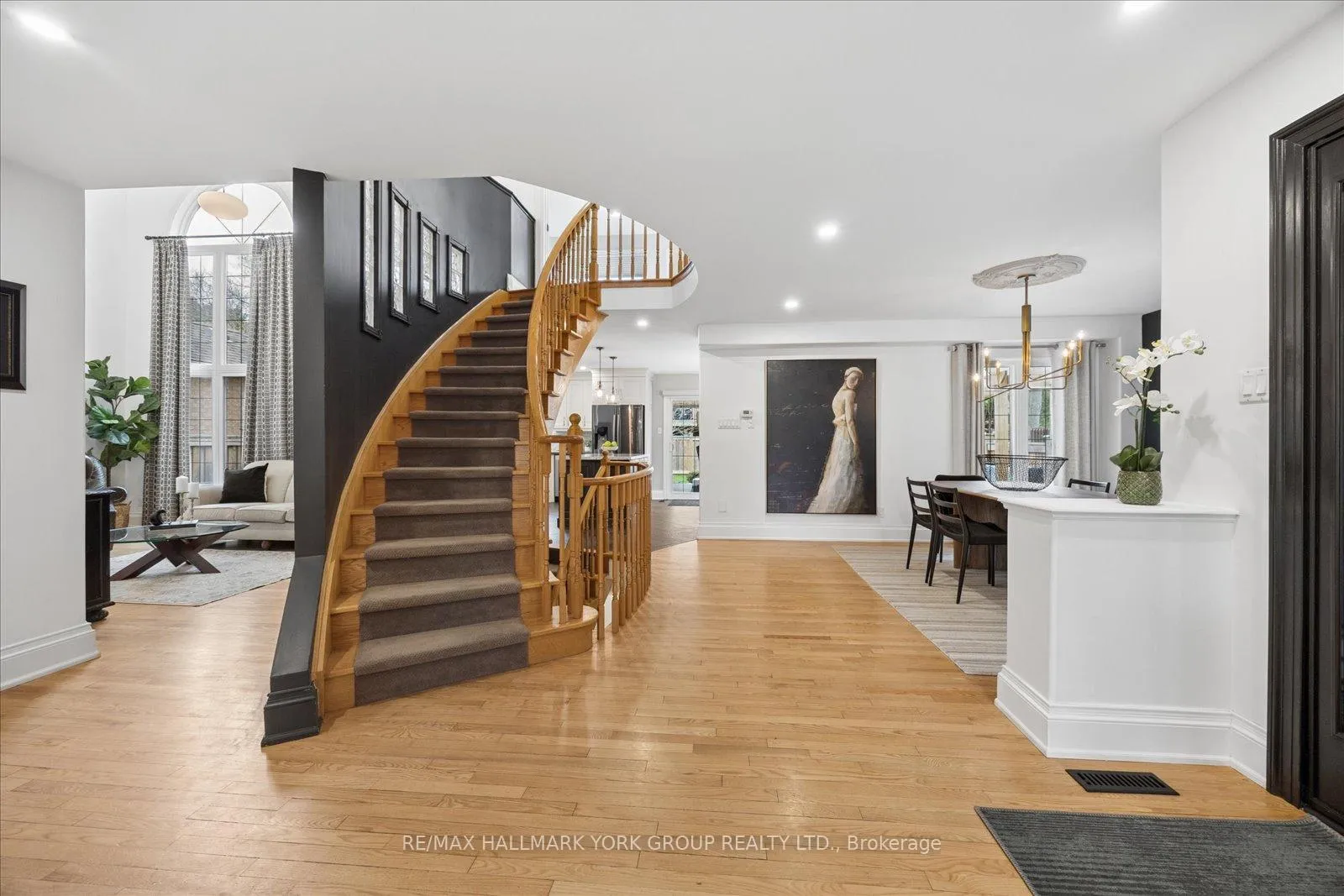 Photo 6 of 123 Brookeview Drive, Aurora, Aurora Highlands — HOMEH