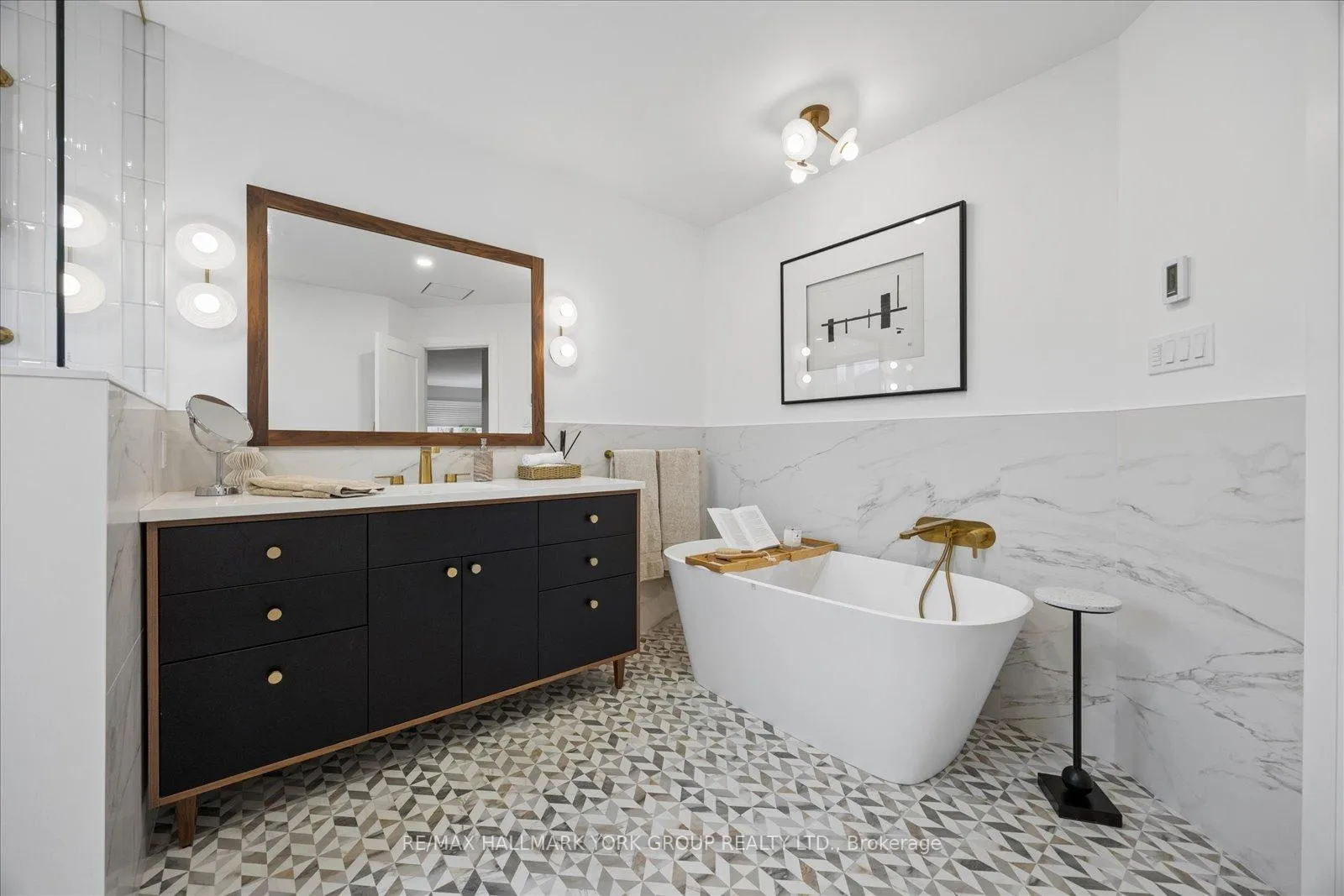 Photo 25 of 123 Brookeview Drive, Aurora, Aurora Highlands — HOMEH