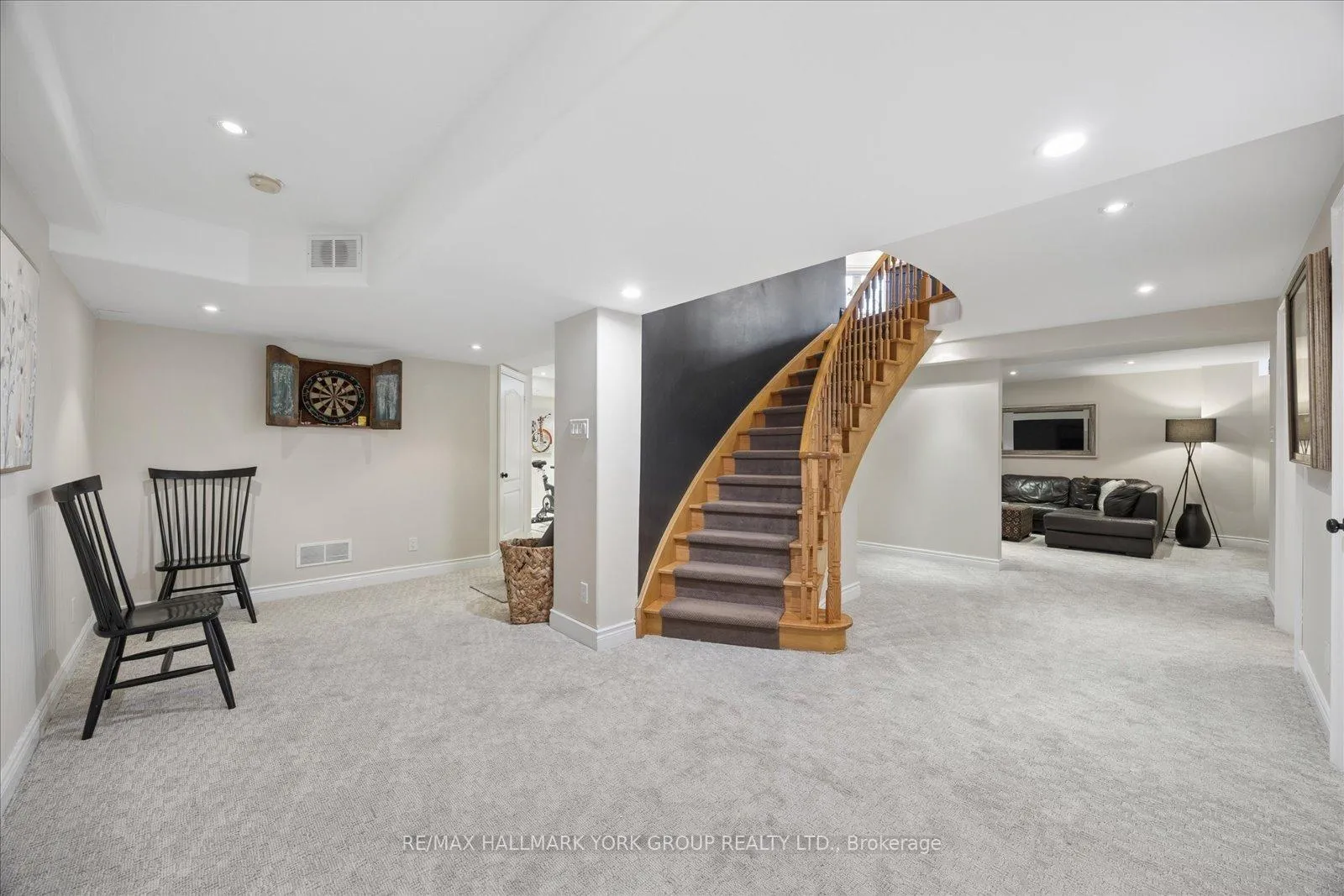 Photo 33 of 123 Brookeview Drive, Aurora, Aurora Highlands — HOMEH