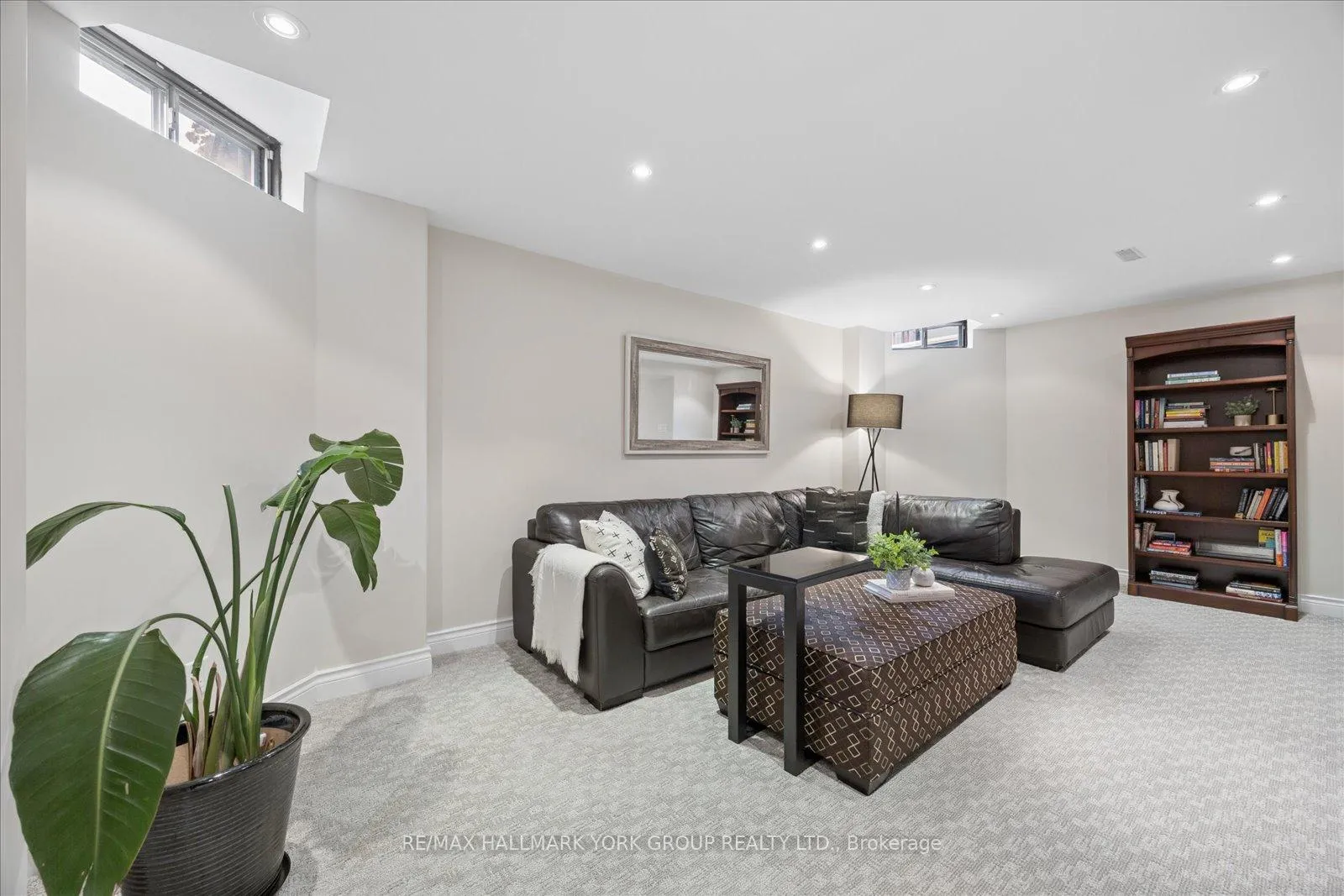 Photo 34 of 123 Brookeview Drive, Aurora, Aurora Highlands — HOMEH