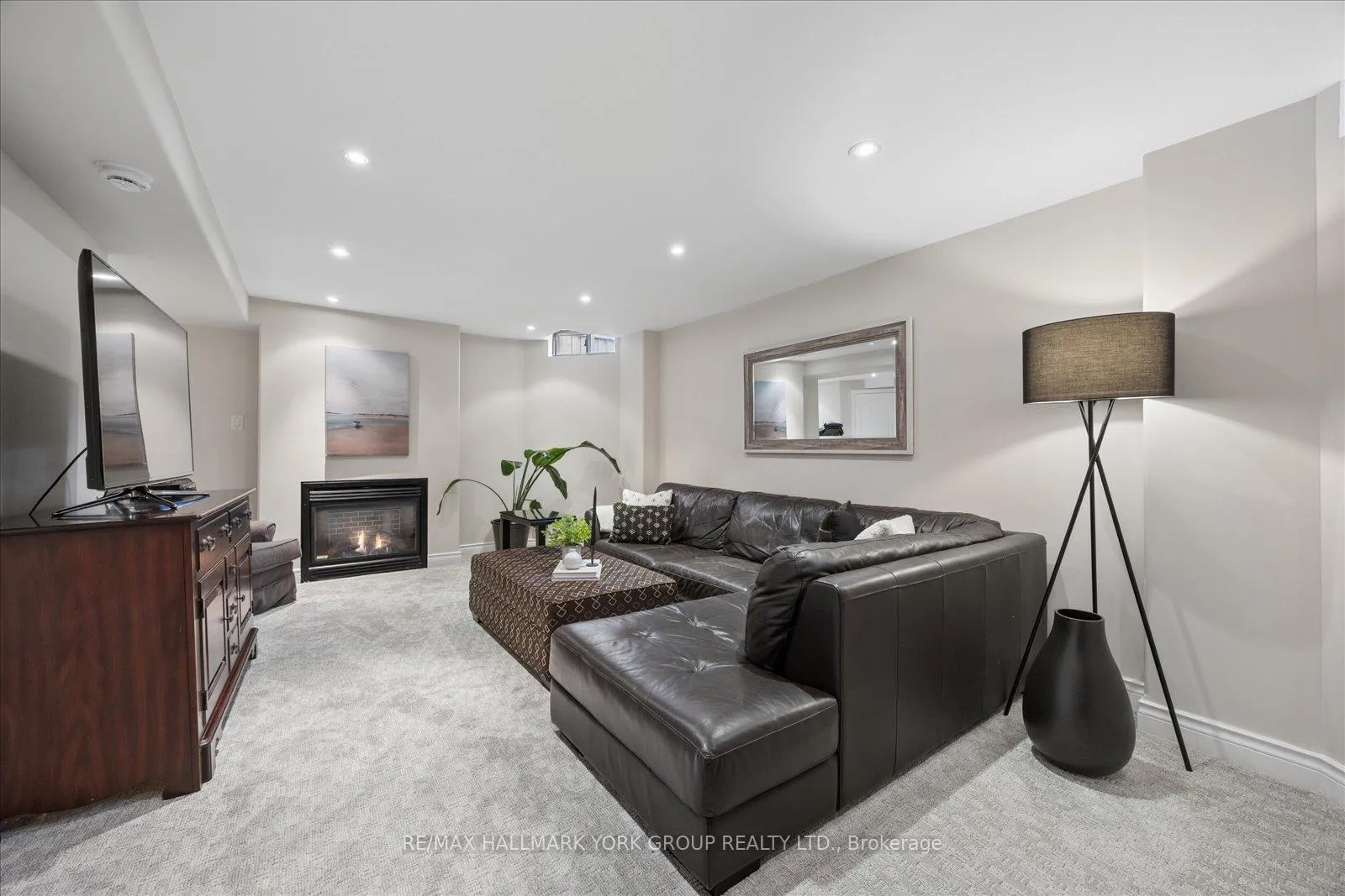 Photo 35 of 123 Brookeview Drive, Aurora, Aurora Highlands — HOMEH
