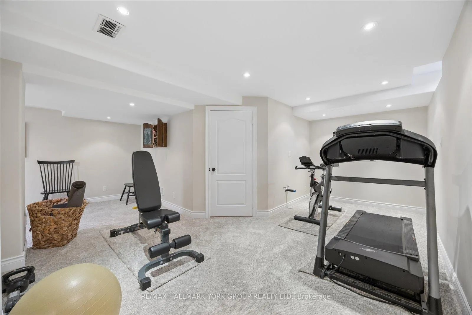 Photo 36 of 123 Brookeview Drive, Aurora, Aurora Highlands — HOMEH